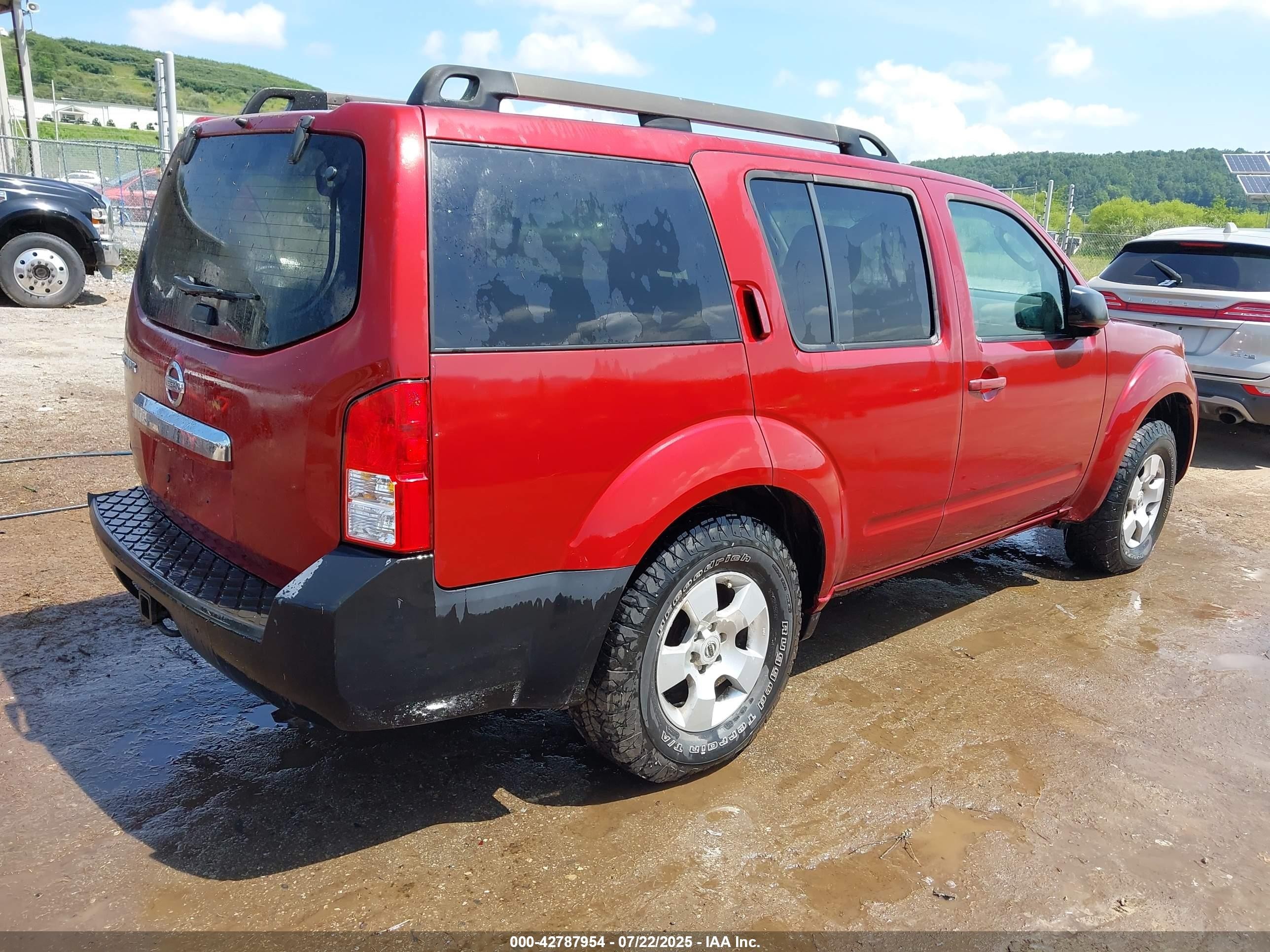 2008 Nissan Pathfinder S Красный vin: 5N1AR18B18C620903