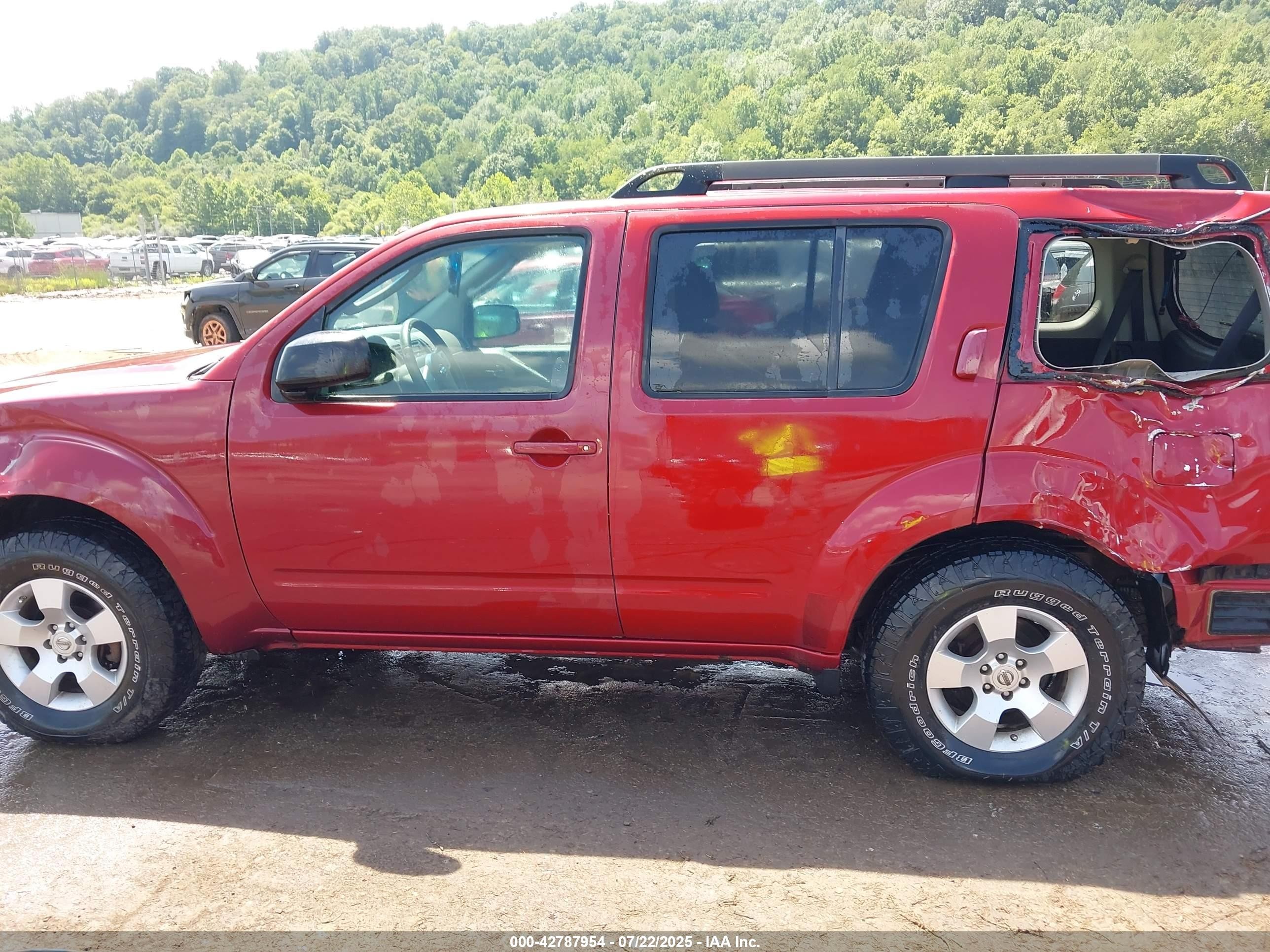 2008 Nissan Pathfinder S Красный vin: 5N1AR18B18C620903