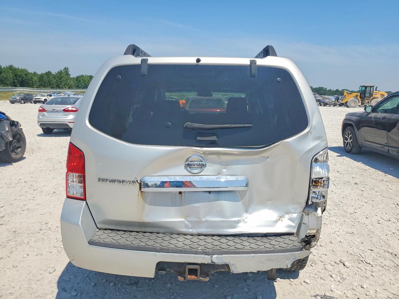 2008 Nissan Pathfinder S Silver vin: 5N1AR18B18C631769