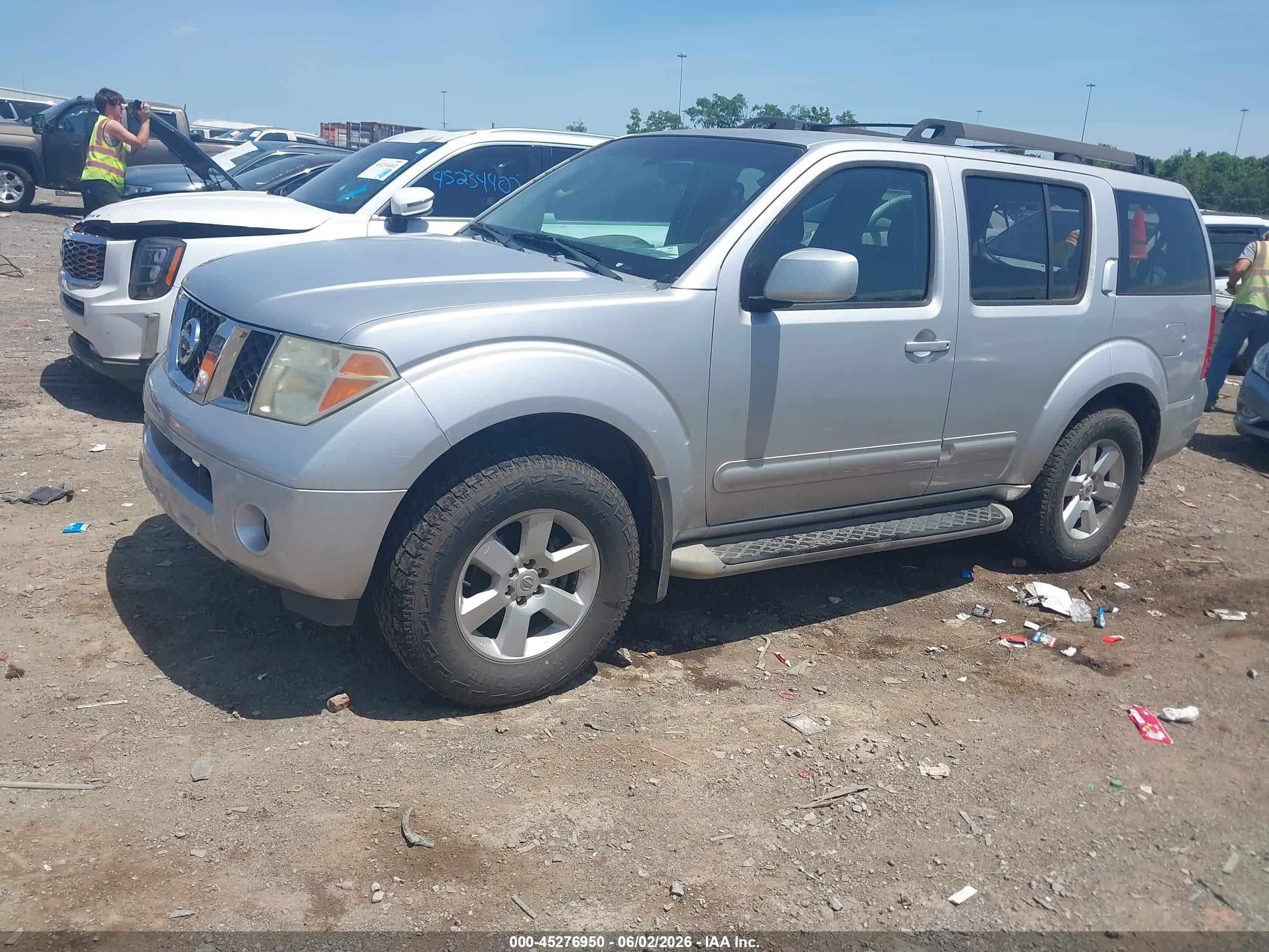 2008 Nissan Pathfinder Se Silver vin: 5N1AR18B18C666487