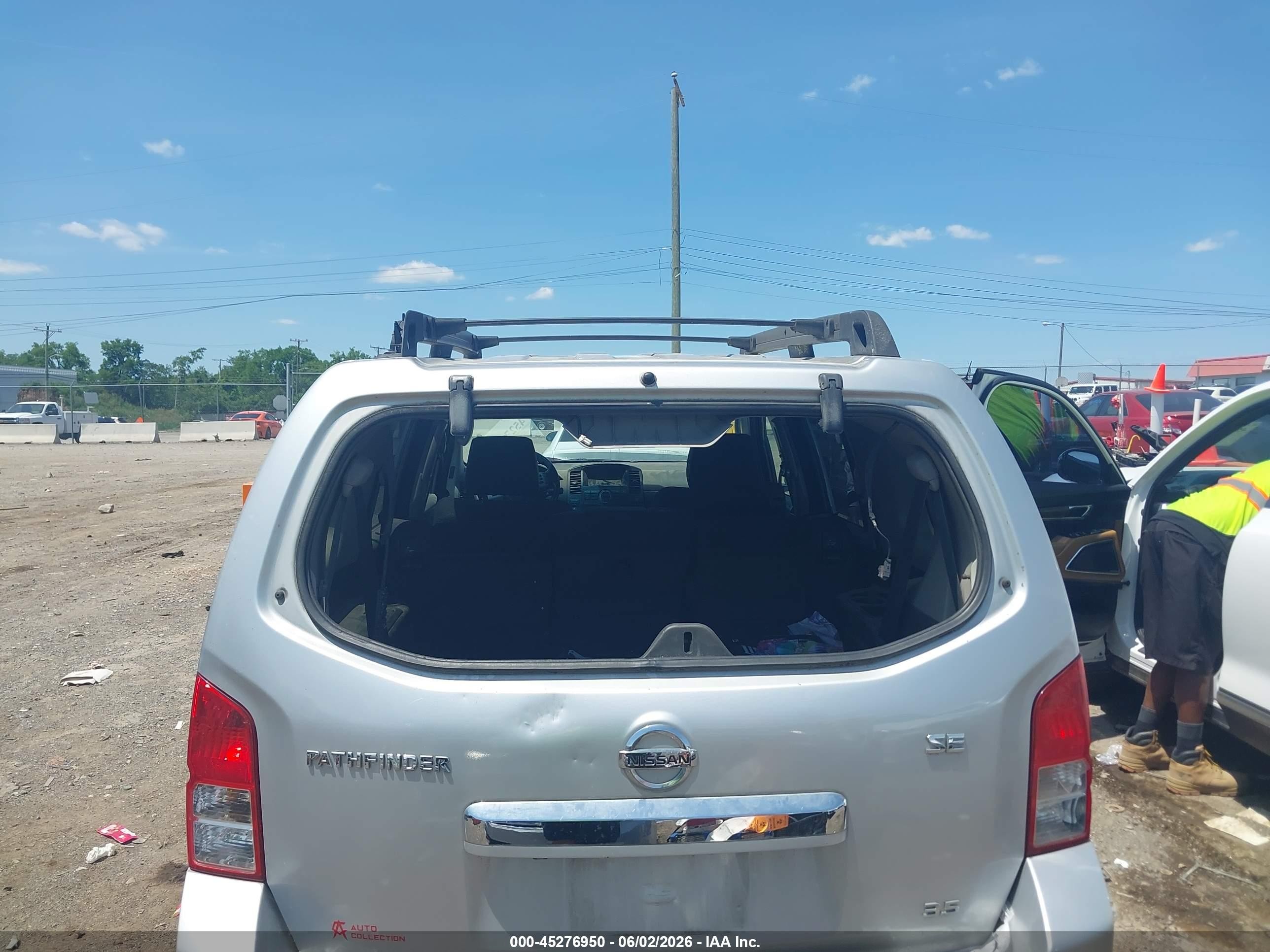 2008 Nissan Pathfinder Se Silver vin: 5N1AR18B18C666487