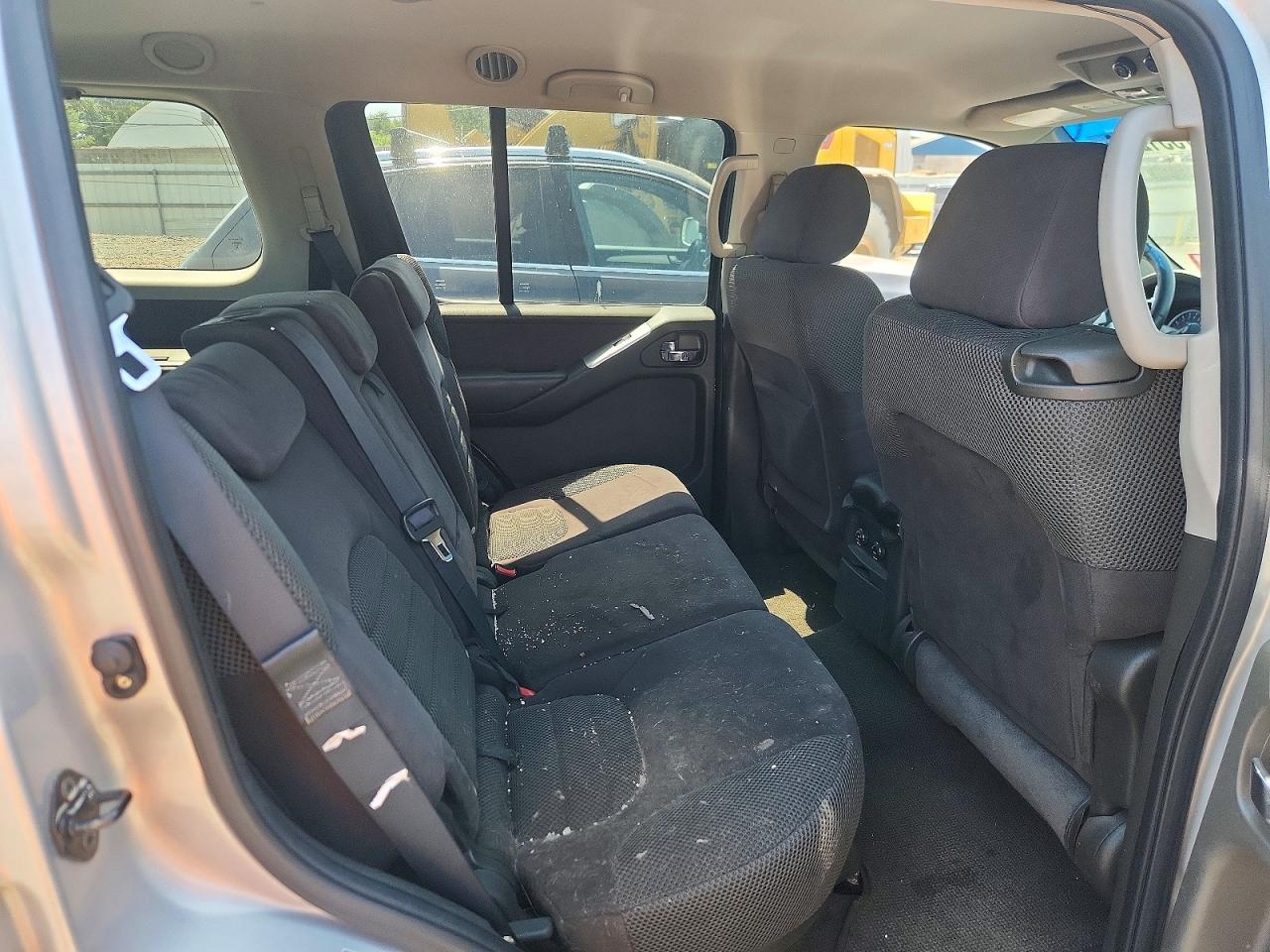 2008 Nissan Pathfinder S Silver vin: 5N1AR18B28C631750