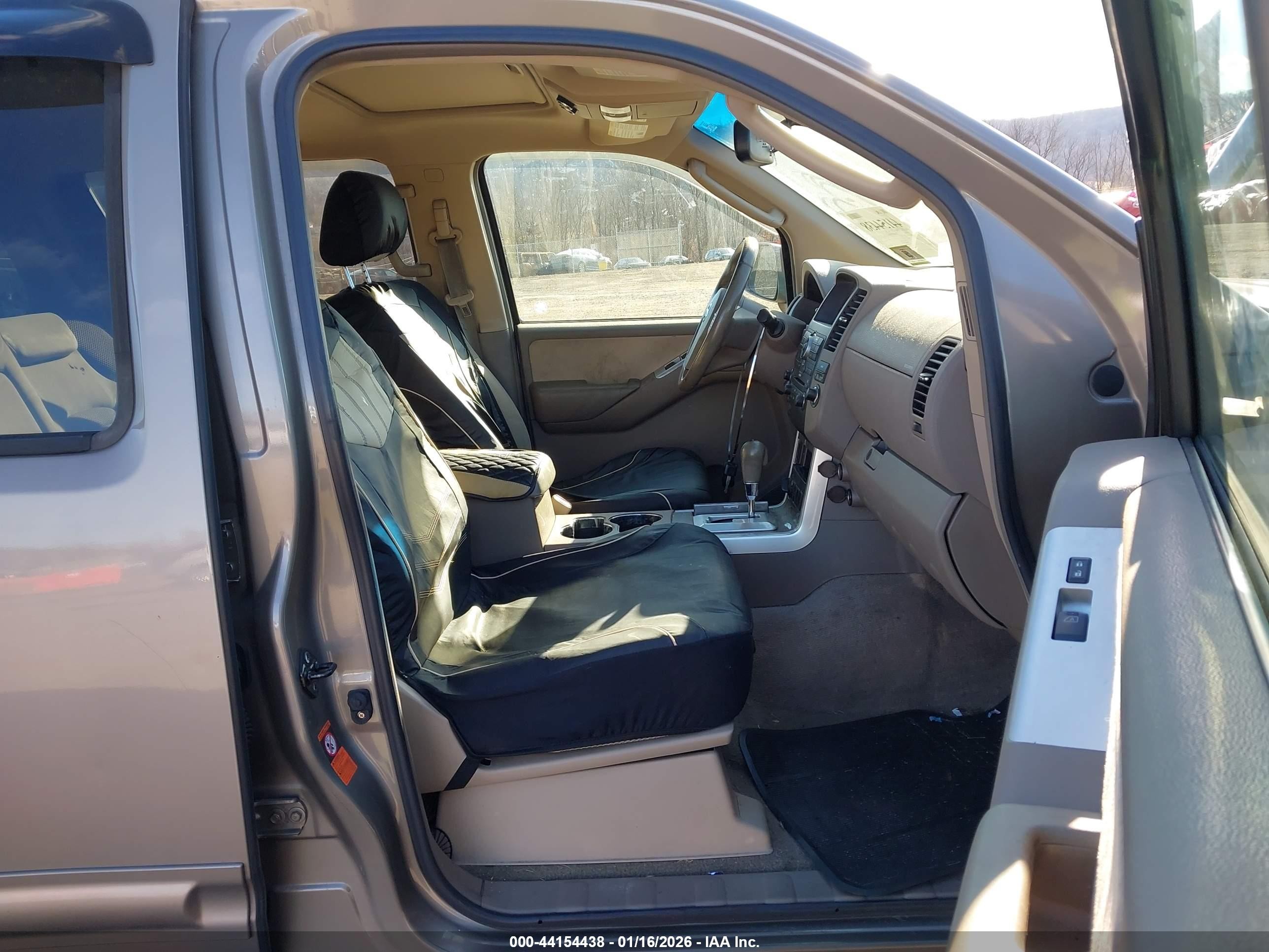 2008 Nissan Pathfinder Se Beige vin: 5N1AR18B28C636897