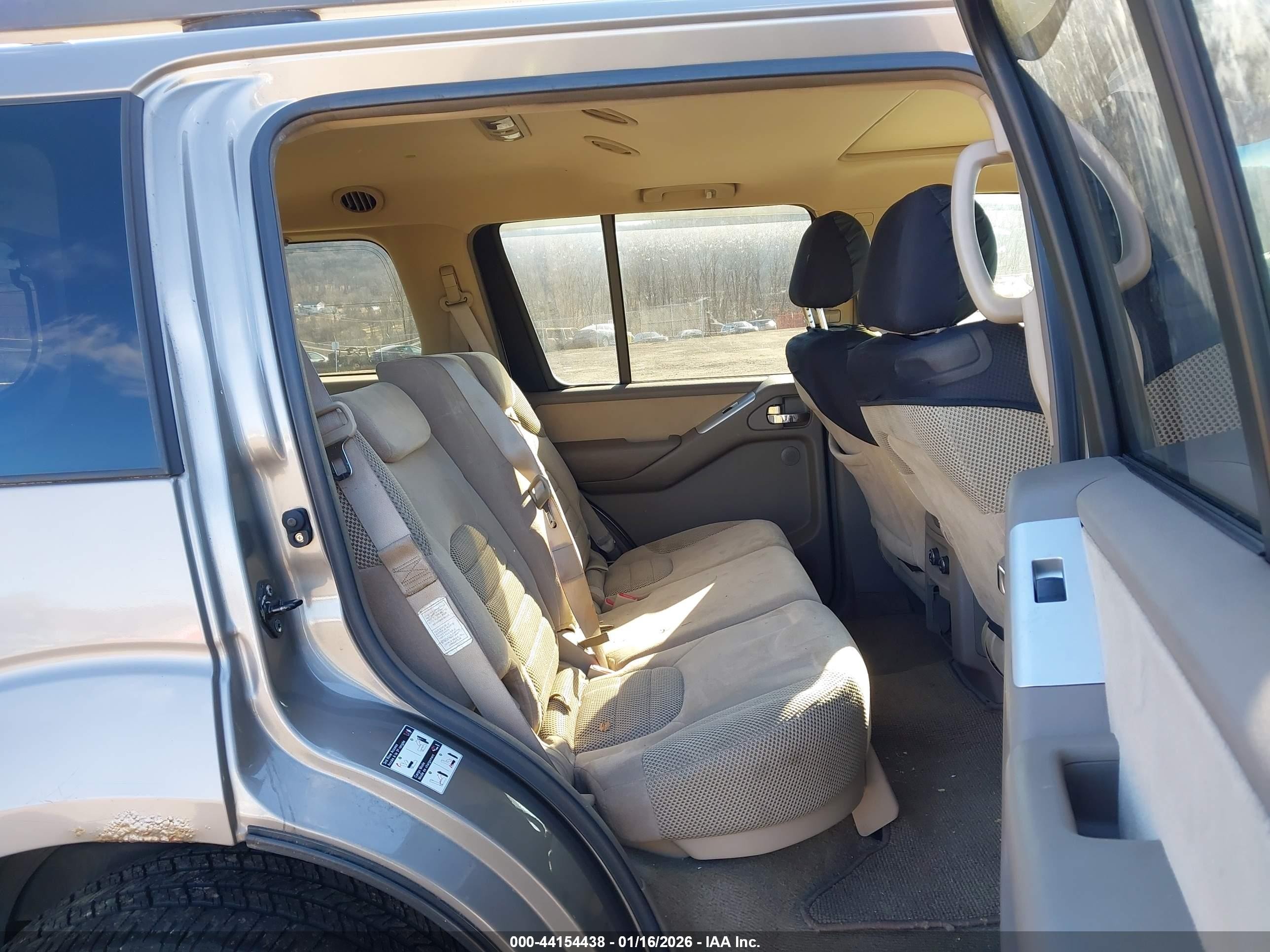 2008 Nissan Pathfinder Se Beige vin: 5N1AR18B28C636897
