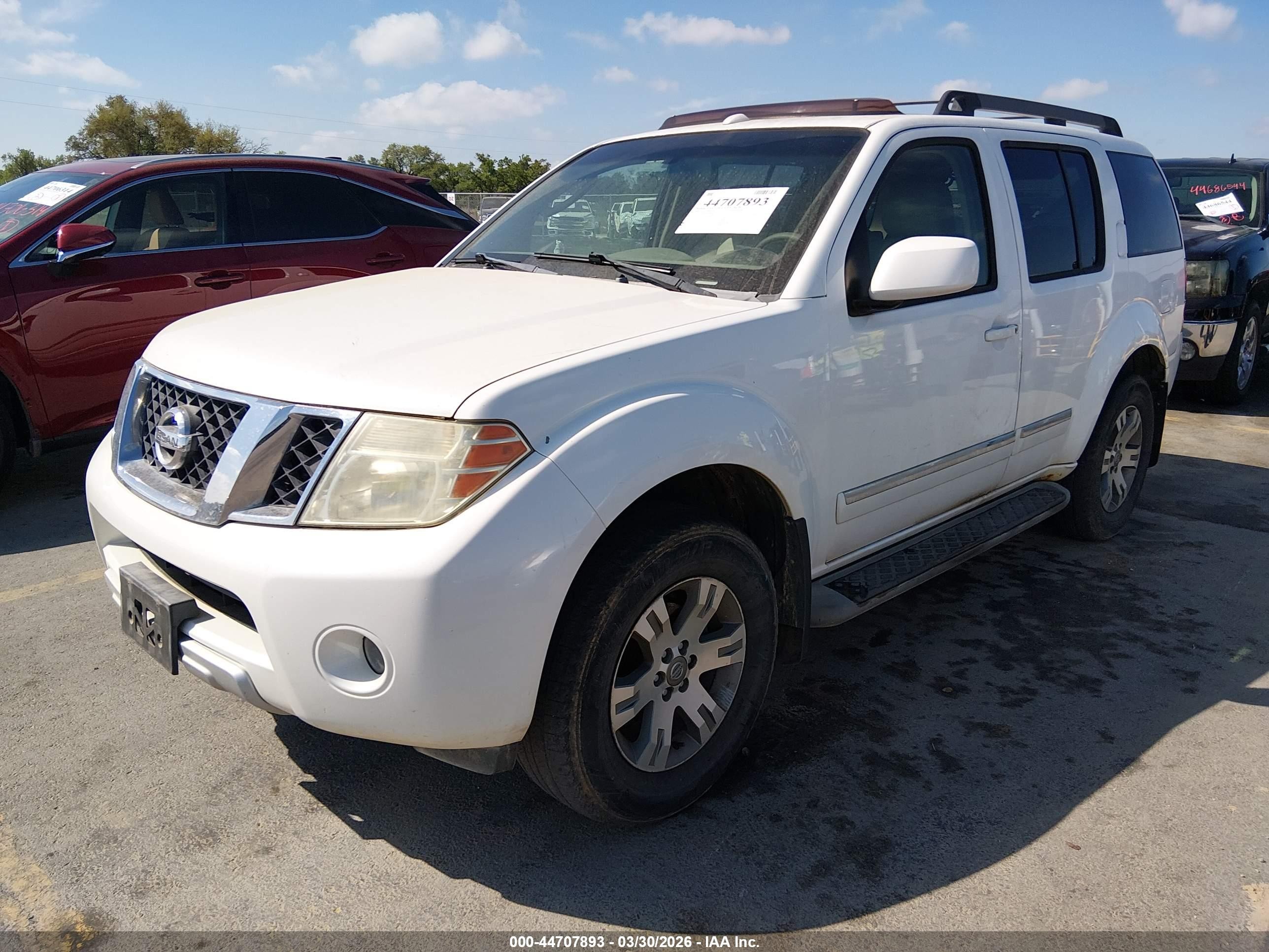 2008 Nissan Pathfinder Le White vin: 5N1AR18B38C648864
