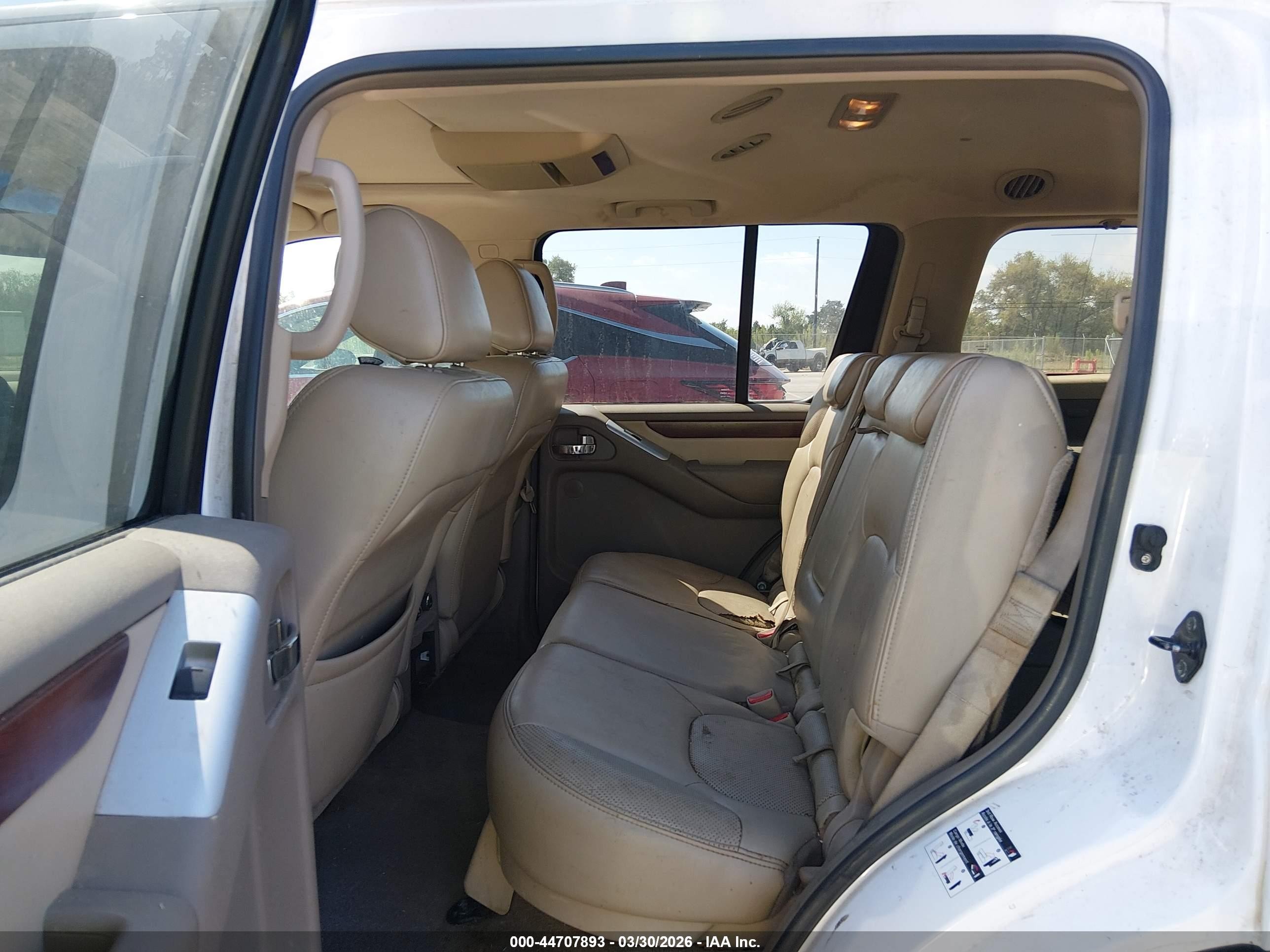 2008 Nissan Pathfinder Le White vin: 5N1AR18B38C648864