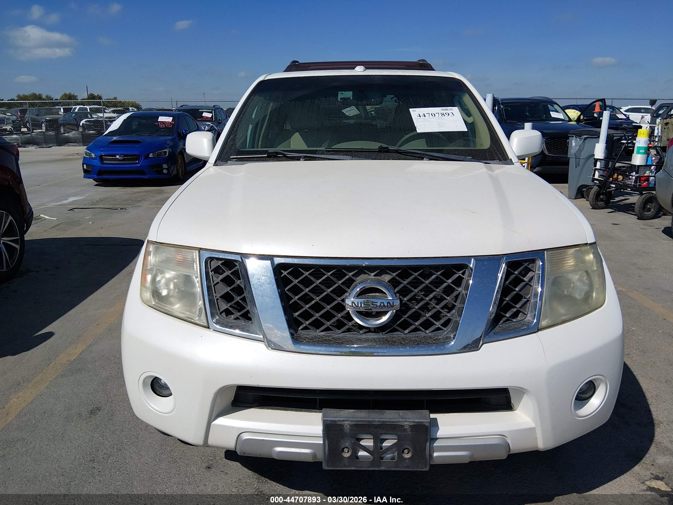 2008 Nissan Pathfinder Le White vin: 5N1AR18B38C648864