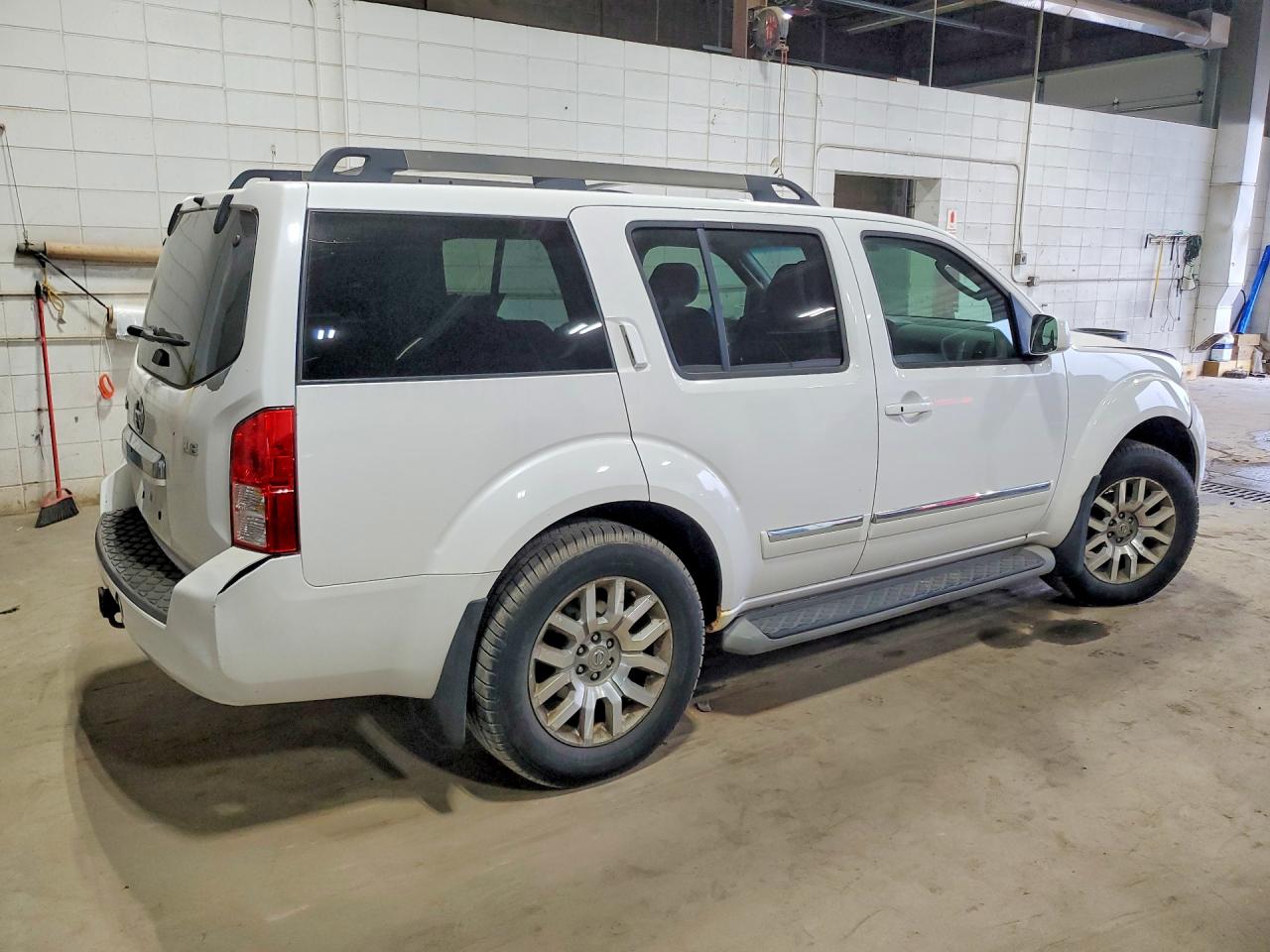 2009 Nissan Pathfinder S White vin: 5N1AR18B39C614120