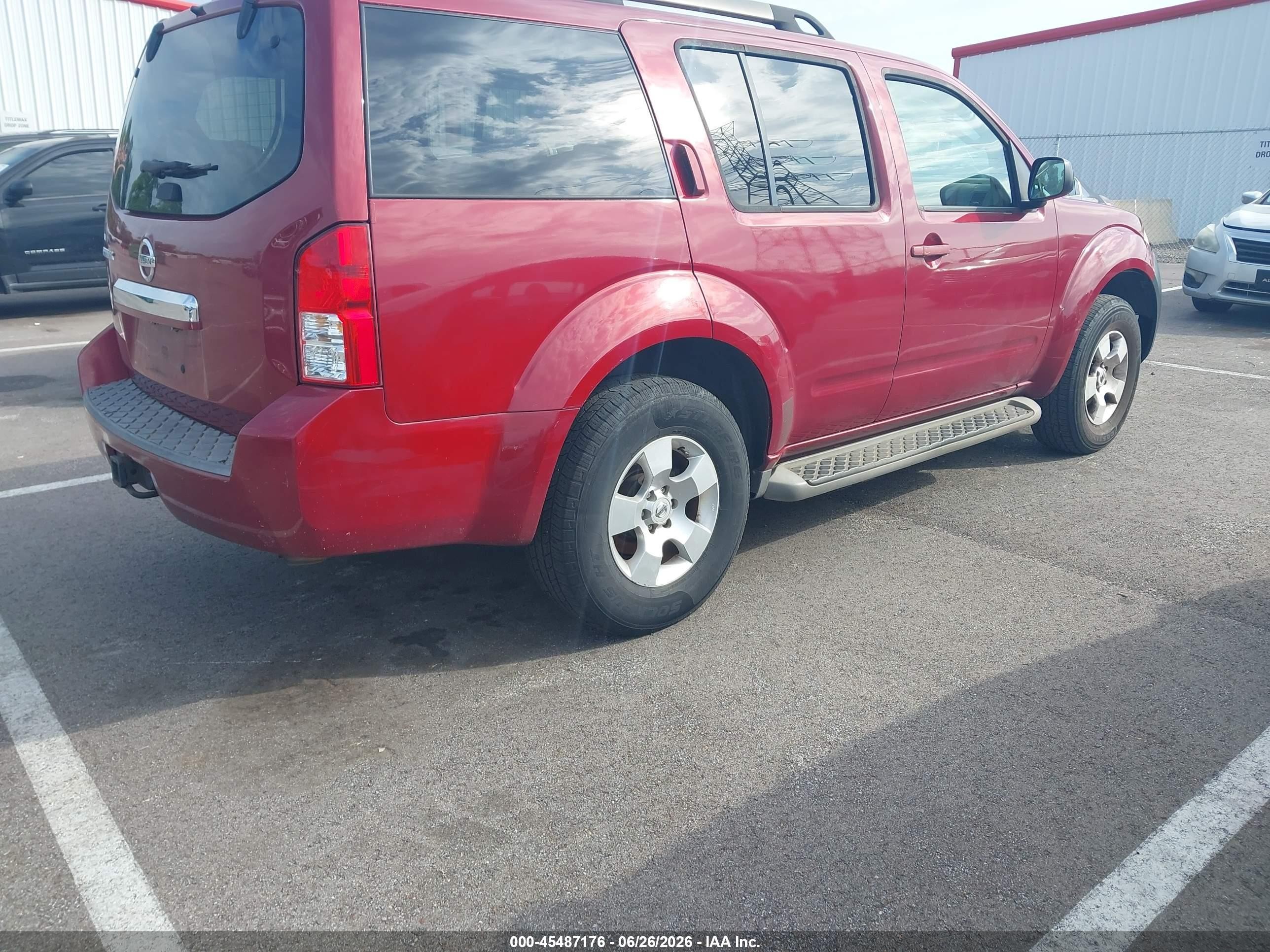 2008 Nissan Pathfinder S Red vin: 5N1AR18B58C605272