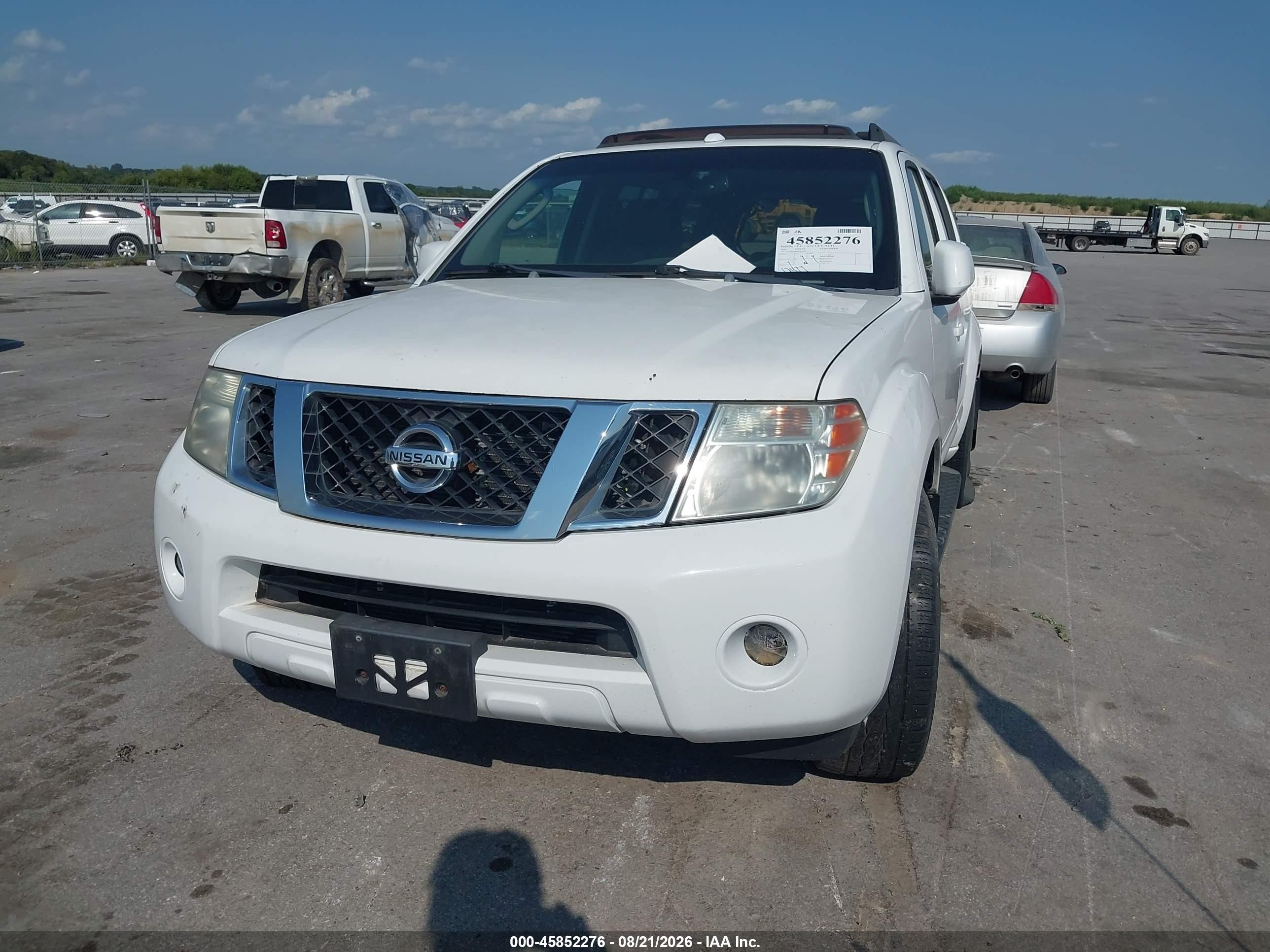 2008 Nissan Pathfinder Se White vin: 5N1AR18B68C605670