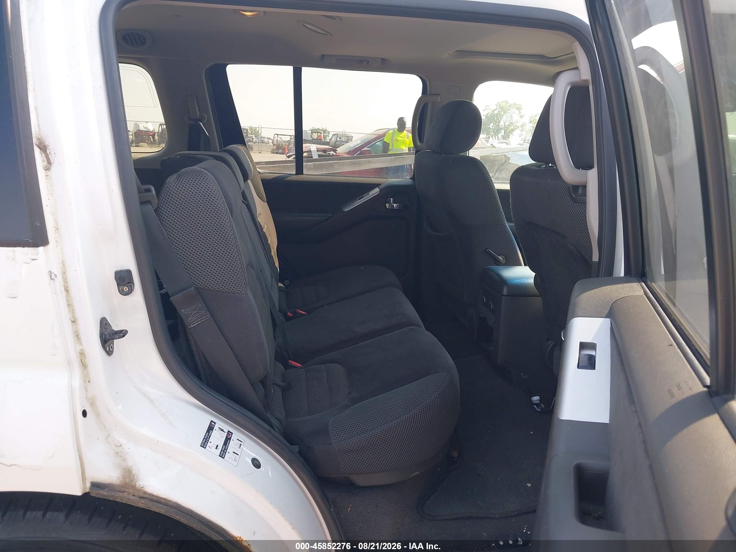 2008 Nissan Pathfinder Se White vin: 5N1AR18B68C605670