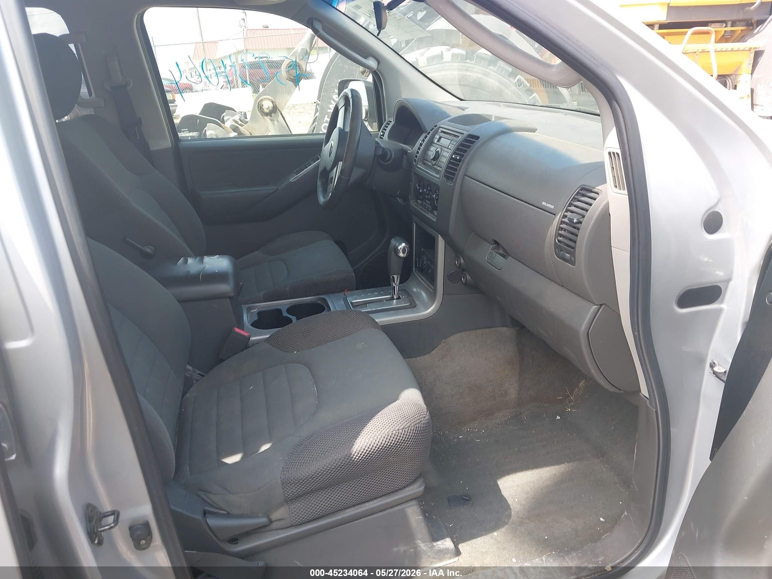 2008 Nissan Pathfinder S Silver vin: 5N1AR18B68C639639