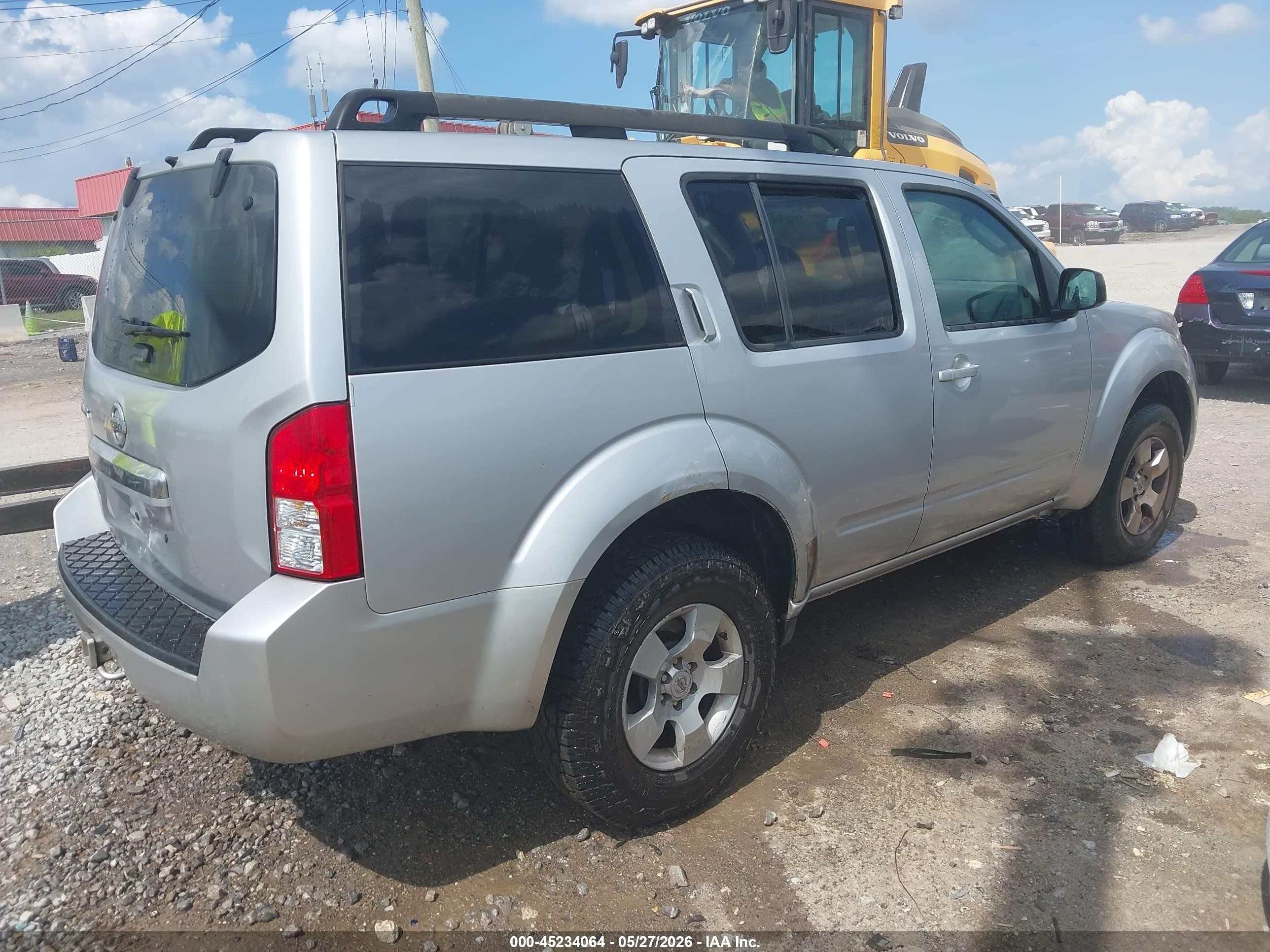 2008 Nissan Pathfinder S Silver vin: 5N1AR18B68C639639