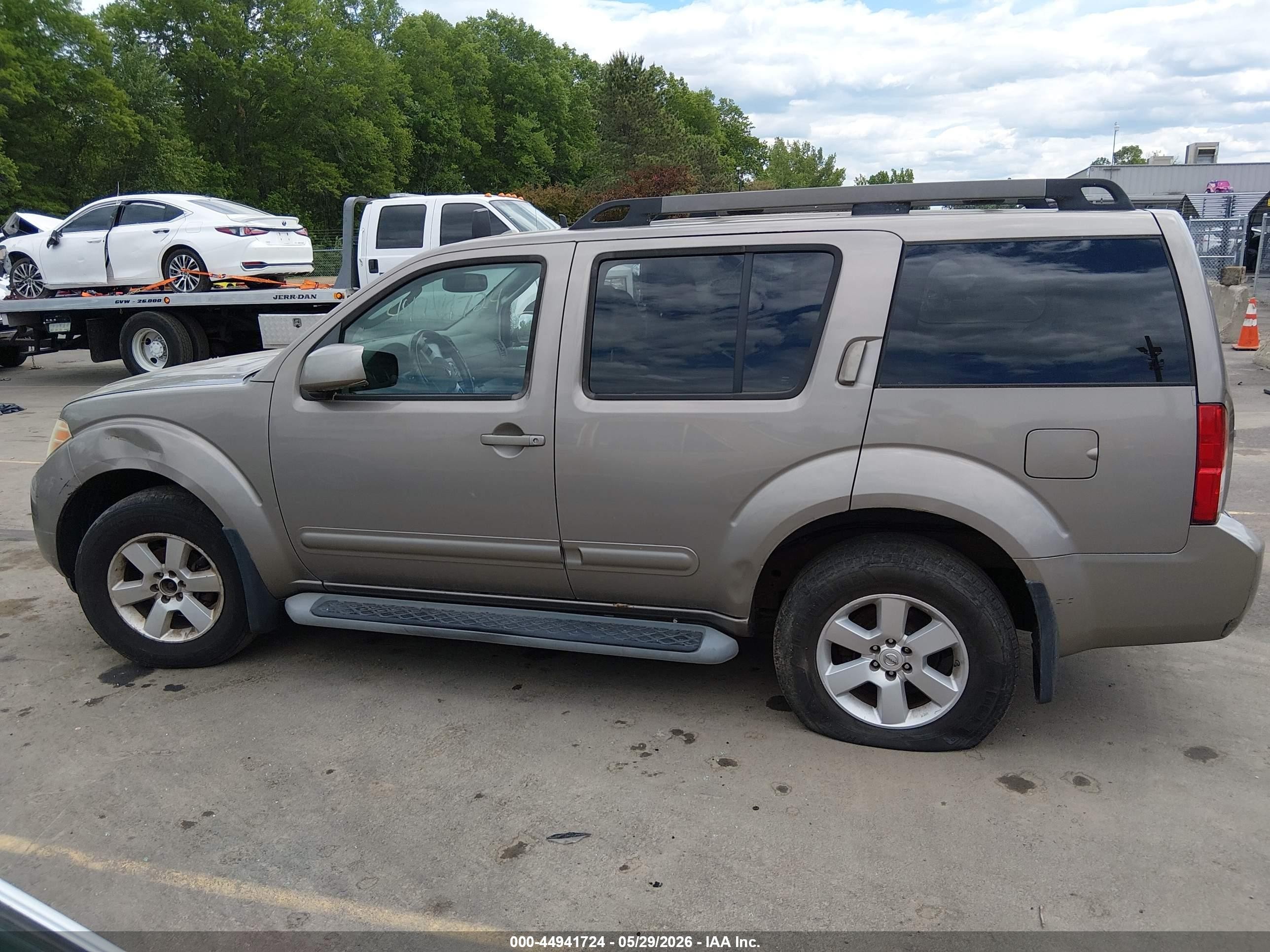 2008 Nissan Pathfinder Se Tan vin: 5N1AR18B68C644128