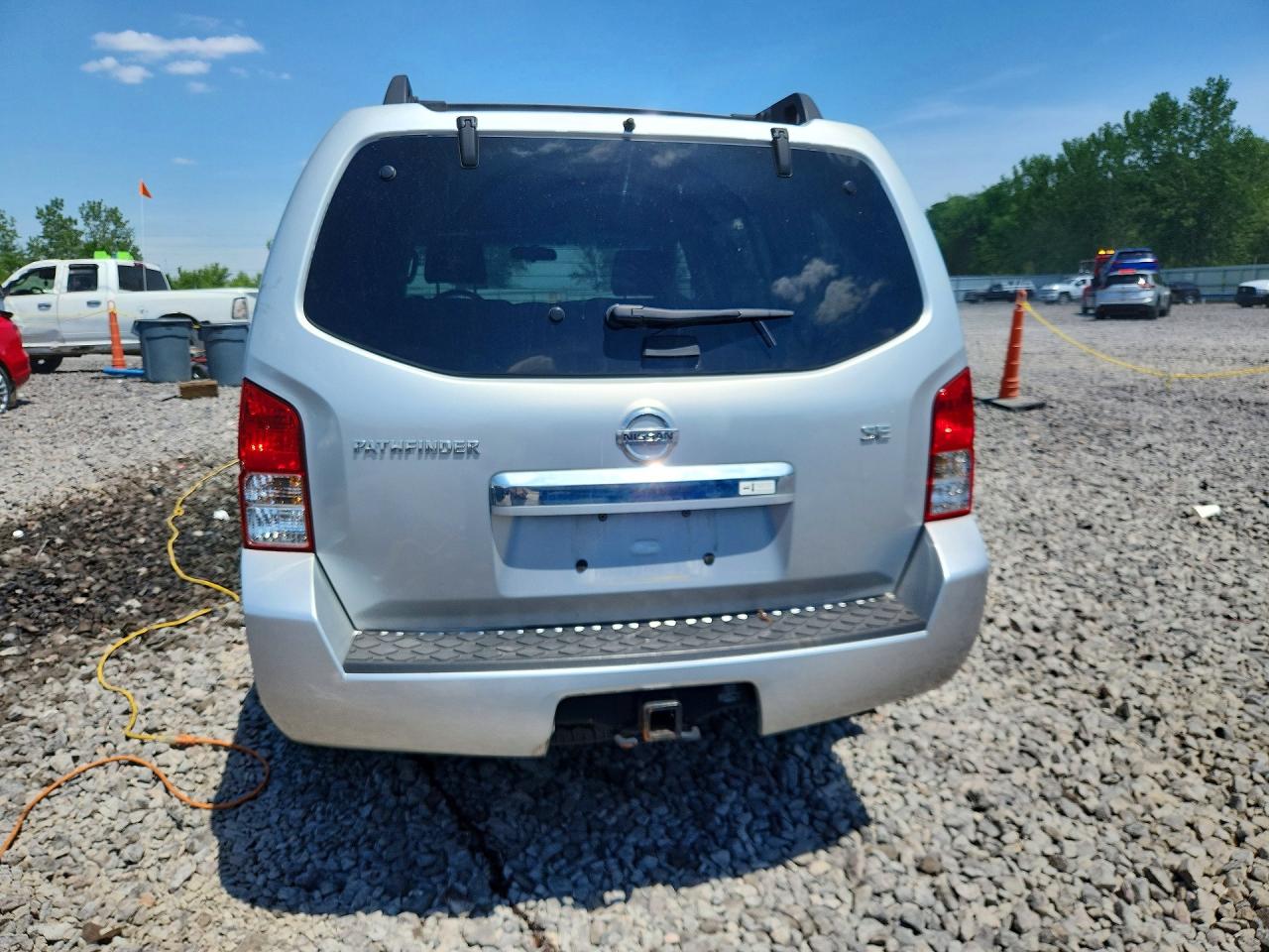 2009 Nissan Pathfinder S Silver vin: 5N1AR18B69C618890