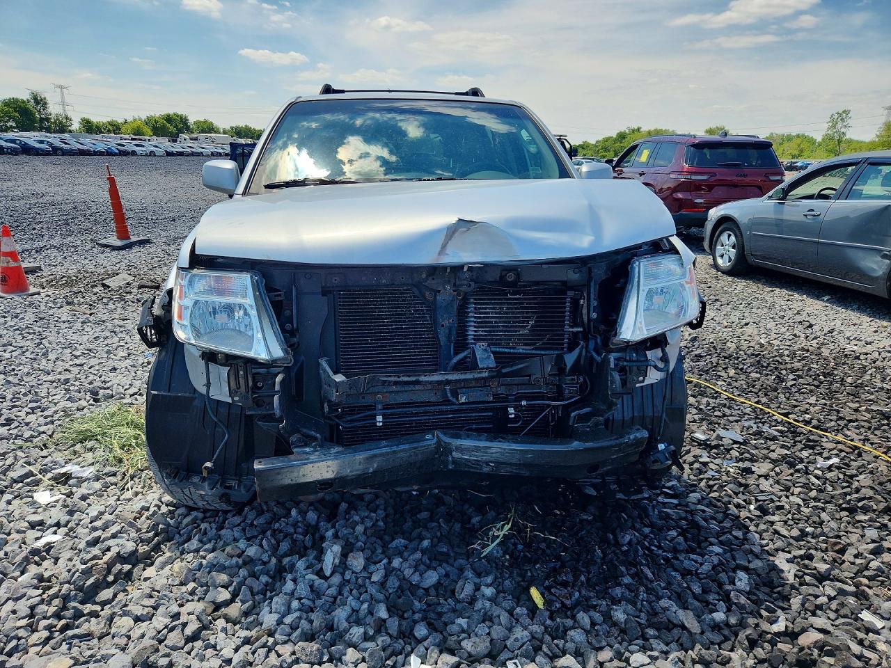 2009 Nissan Pathfinder S Silver vin: 5N1AR18B69C618890