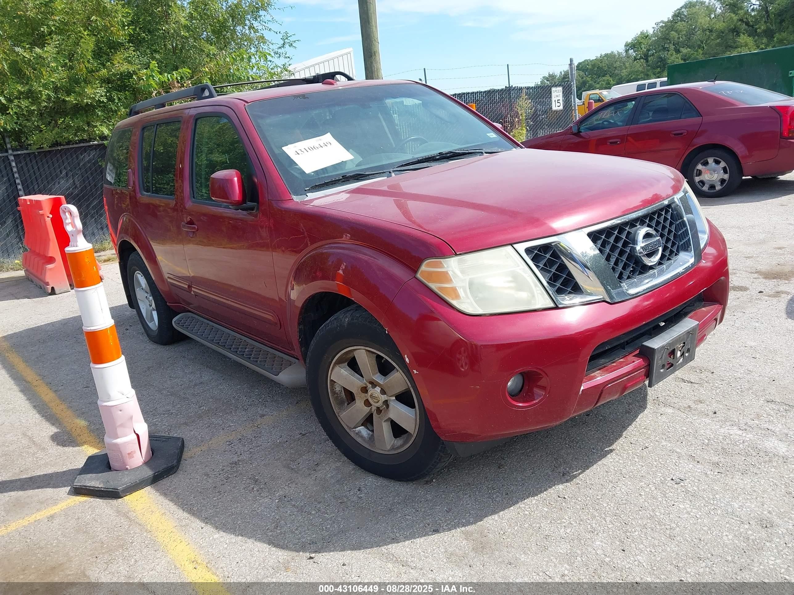 2008 Nissan Pathfinder Se Красный vin: 5N1AR18B78C651802