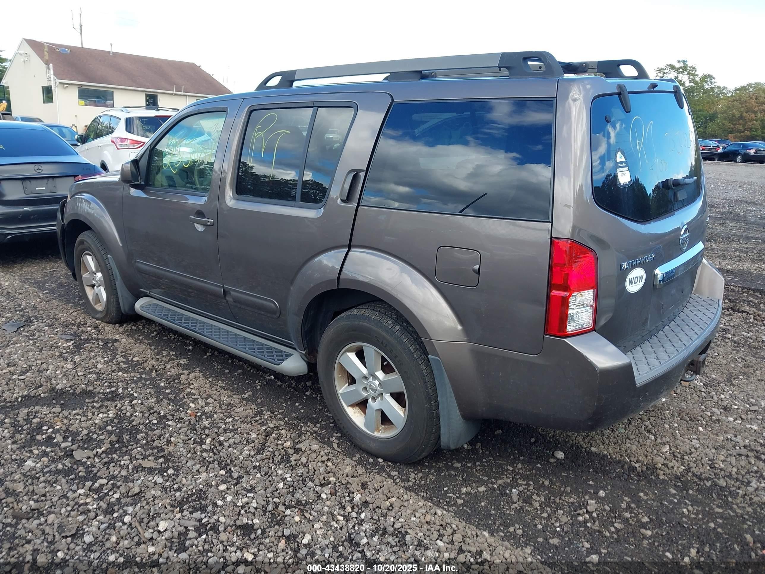 2008 Nissan Pathfinder Se Gold vin: 5N1AR18B88C648147