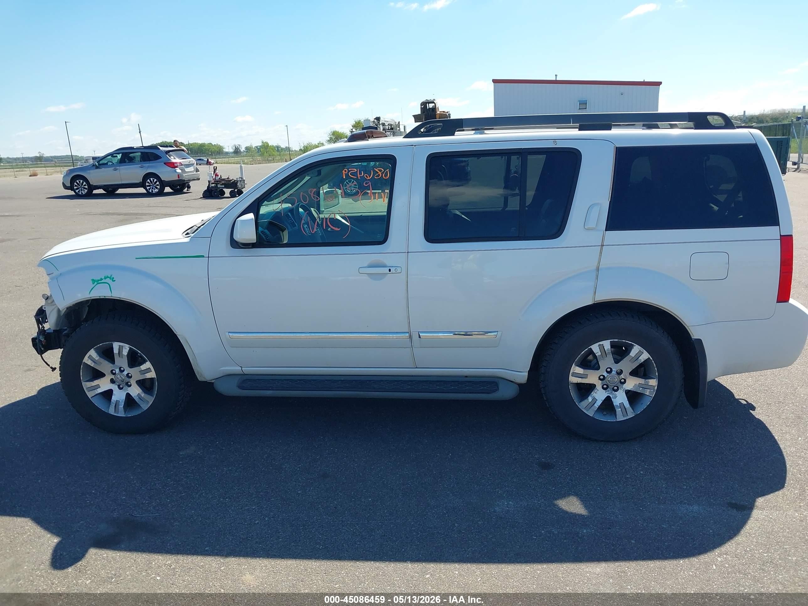 2008 Nissan Pathfinder Le White vin: 5N1AR18BX8C647565