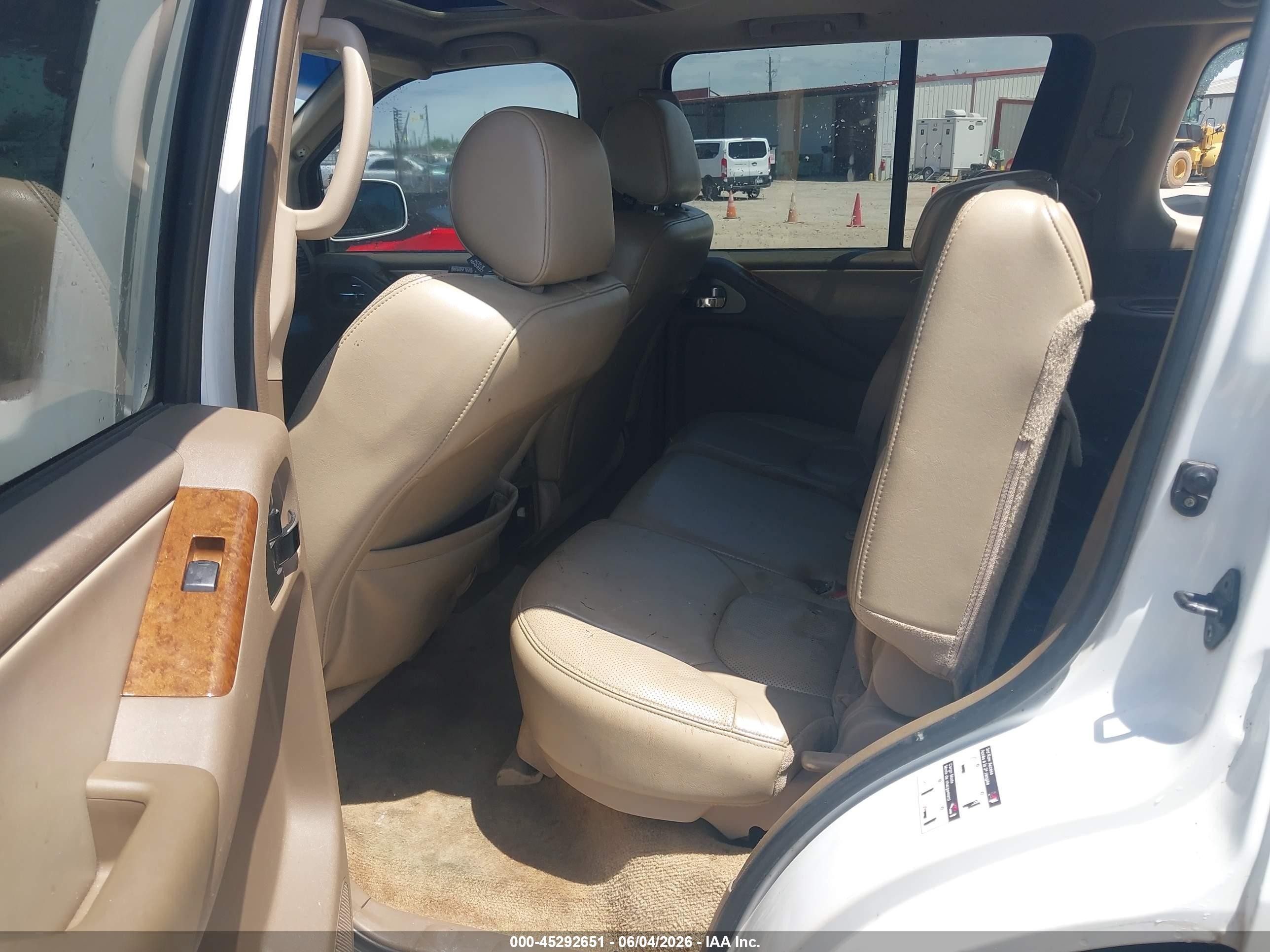 2006 Nissan Pathfinder Le White vin: 5N1AR18U06C615268