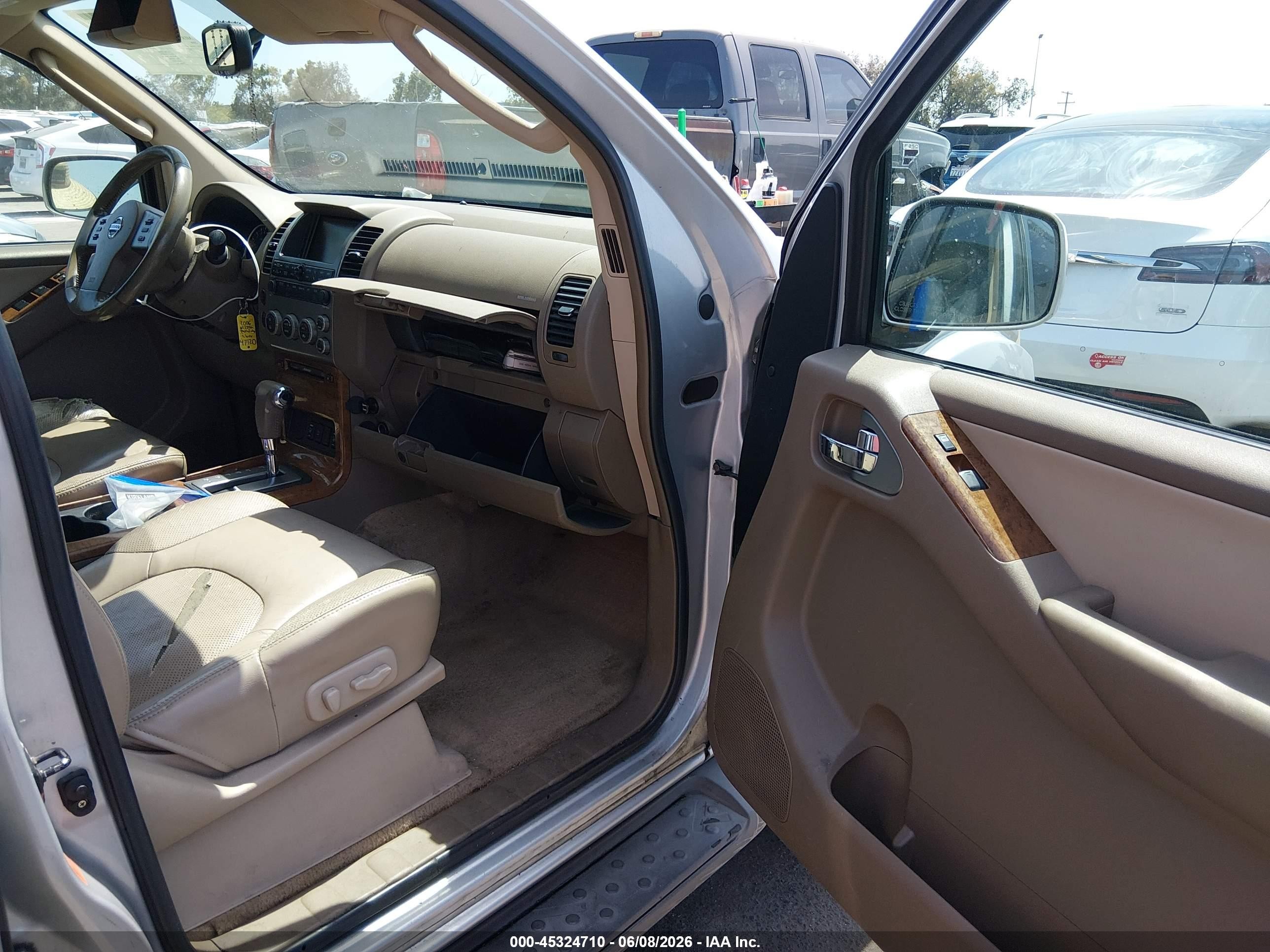 2006 Nissan Pathfinder Le Silver vin: 5N1AR18U06C650425