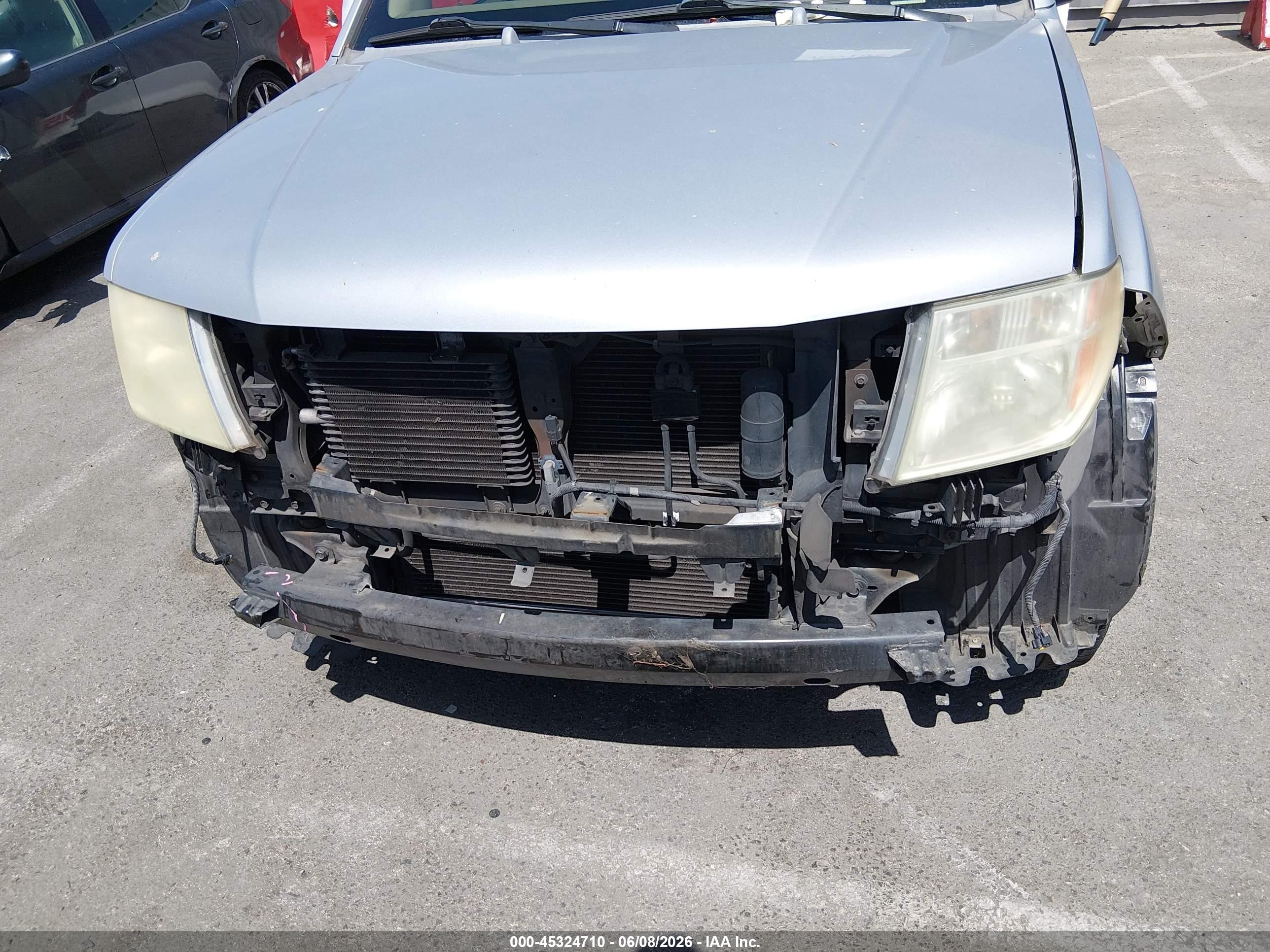 2006 Nissan Pathfinder Le Silver vin: 5N1AR18U06C650425