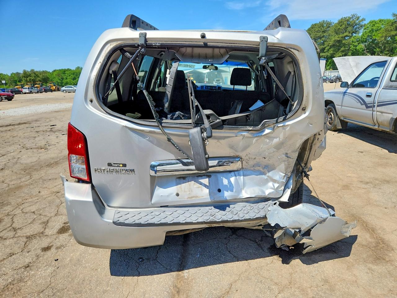 2006 Nissan Pathfinder Silver vin: 5N1AR18U06C680315