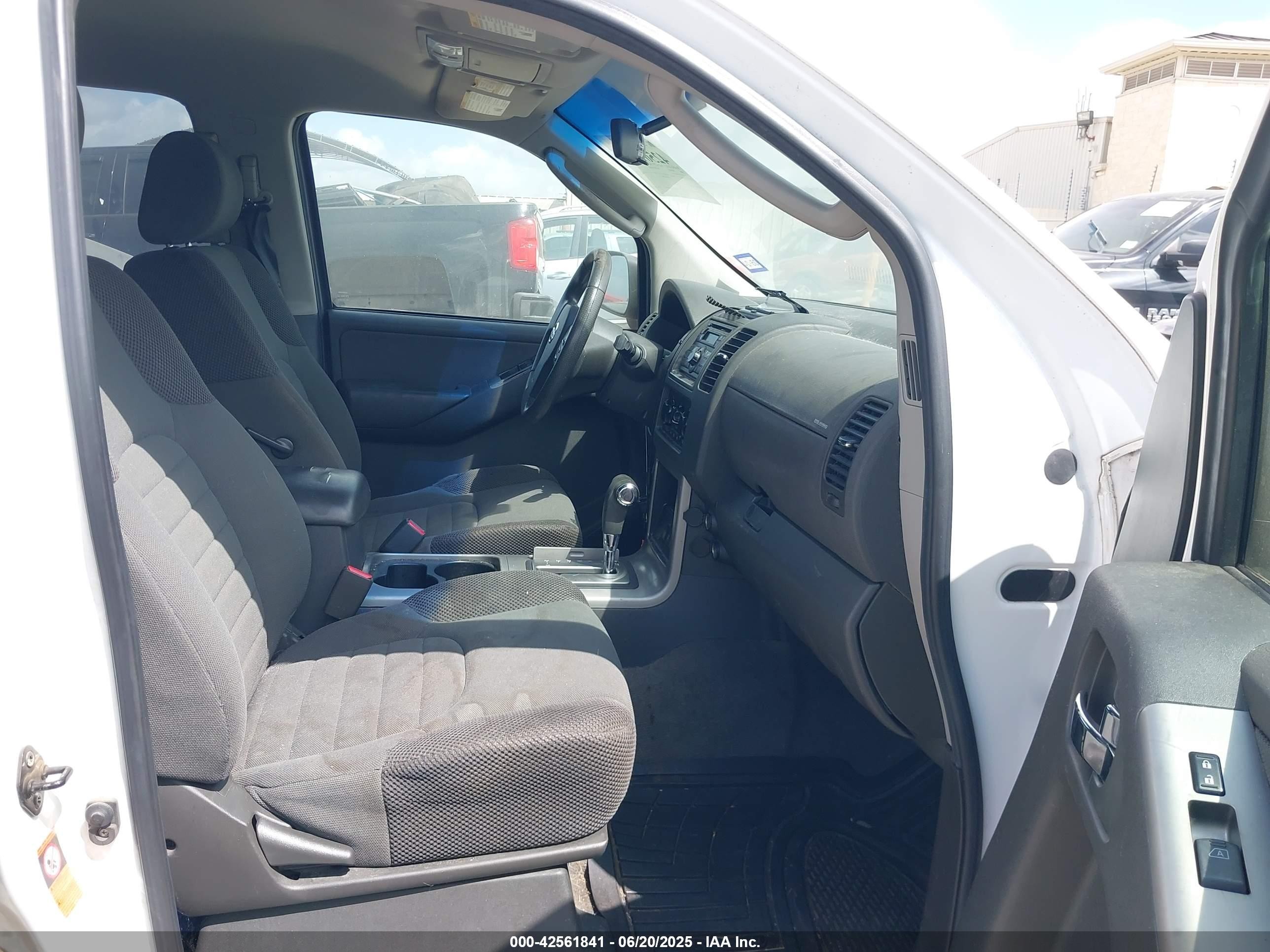 2008 Nissan Pathfinder S Белый vin: 5N1AR18U08C649181
