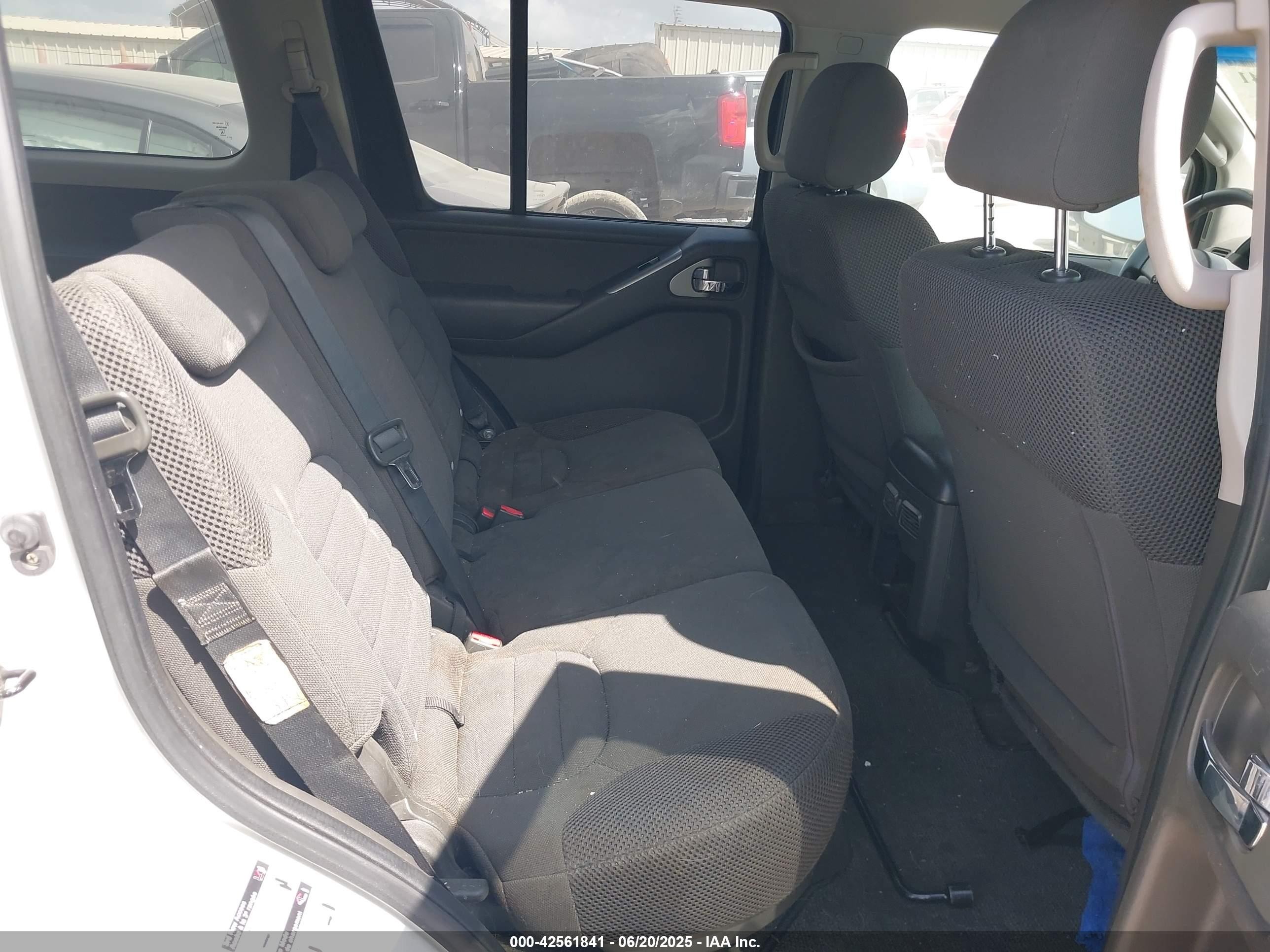 2008 Nissan Pathfinder S Белый vin: 5N1AR18U08C649181