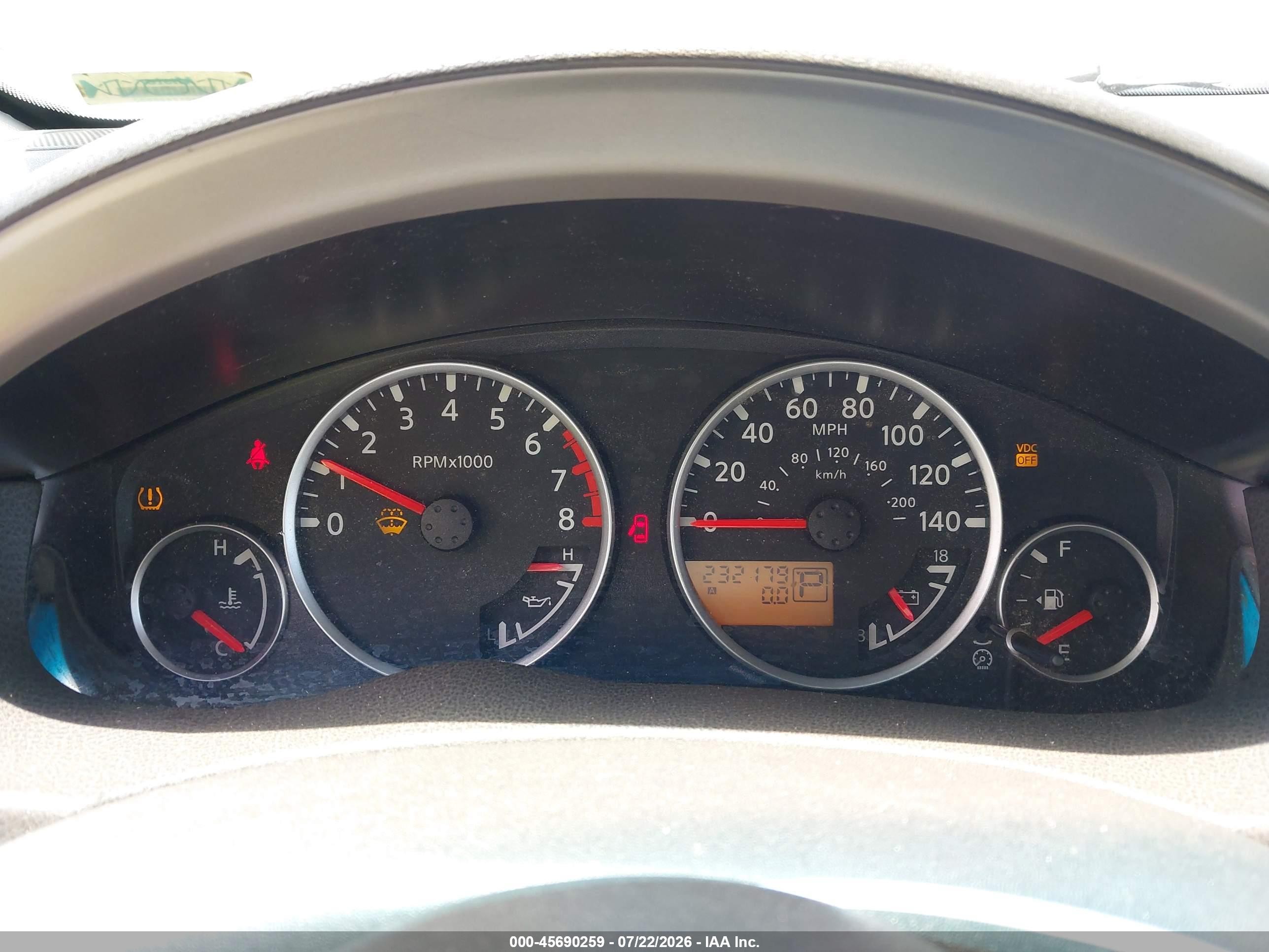 2005 Nissan Pathfinder Xe Silver vin: 5N1AR18U15C758745