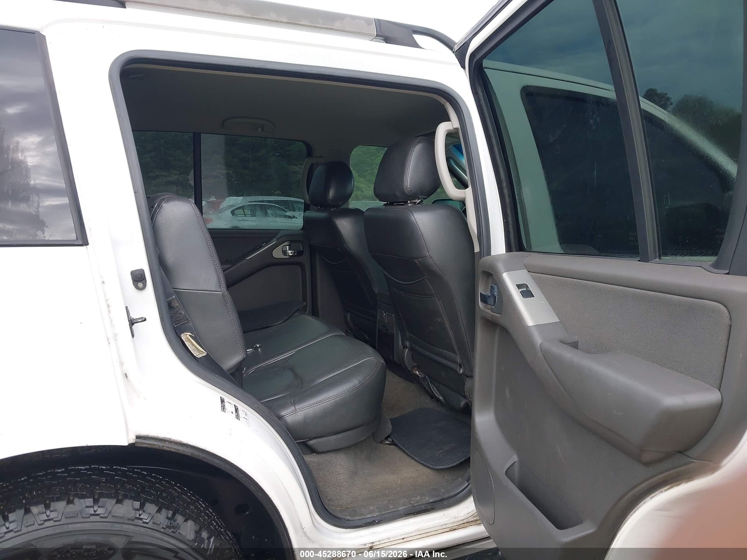 2008 Nissan Pathfinder S White vin: 5N1AR18U18C631093