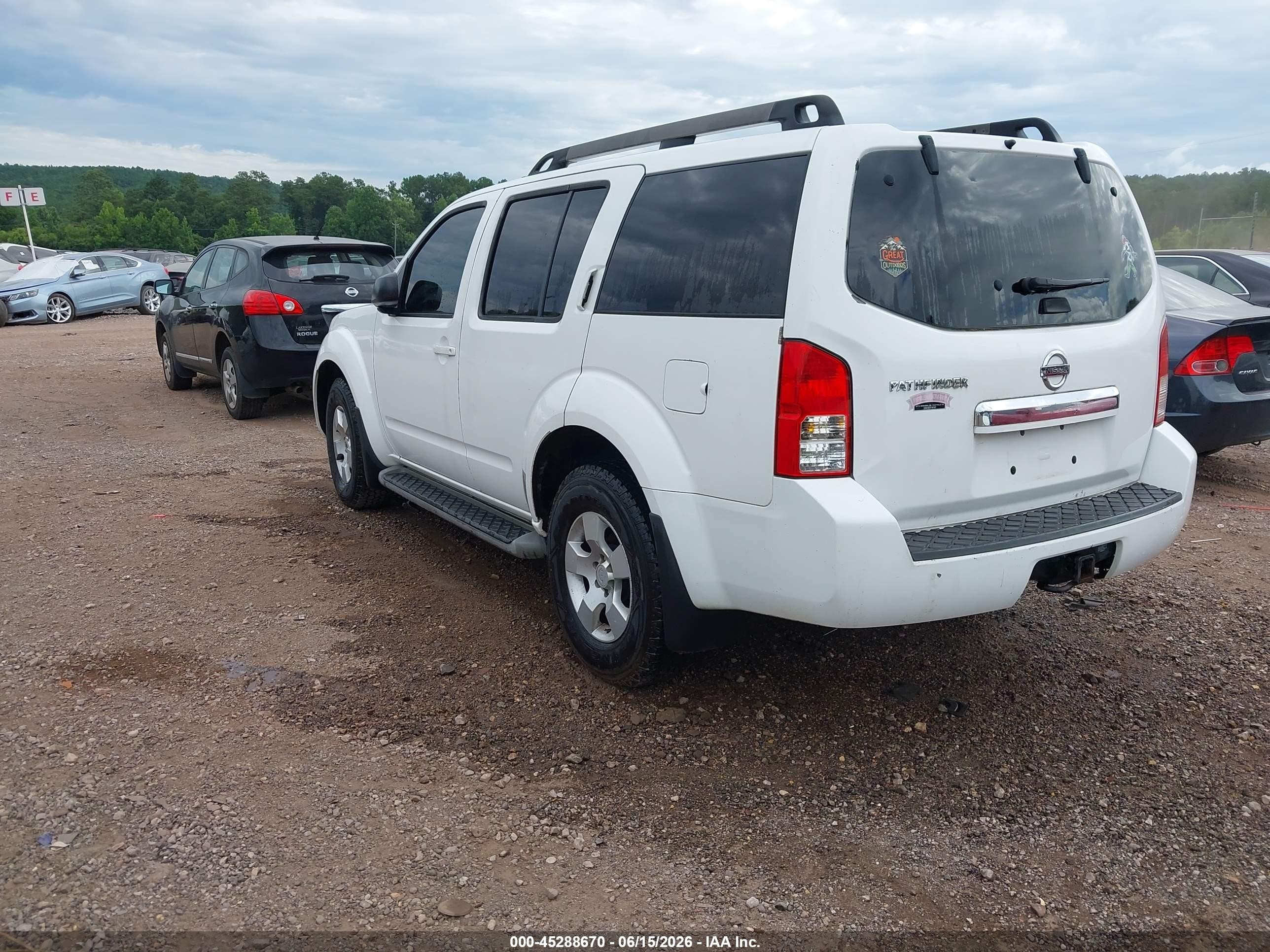 2008 Nissan Pathfinder S White vin: 5N1AR18U18C631093