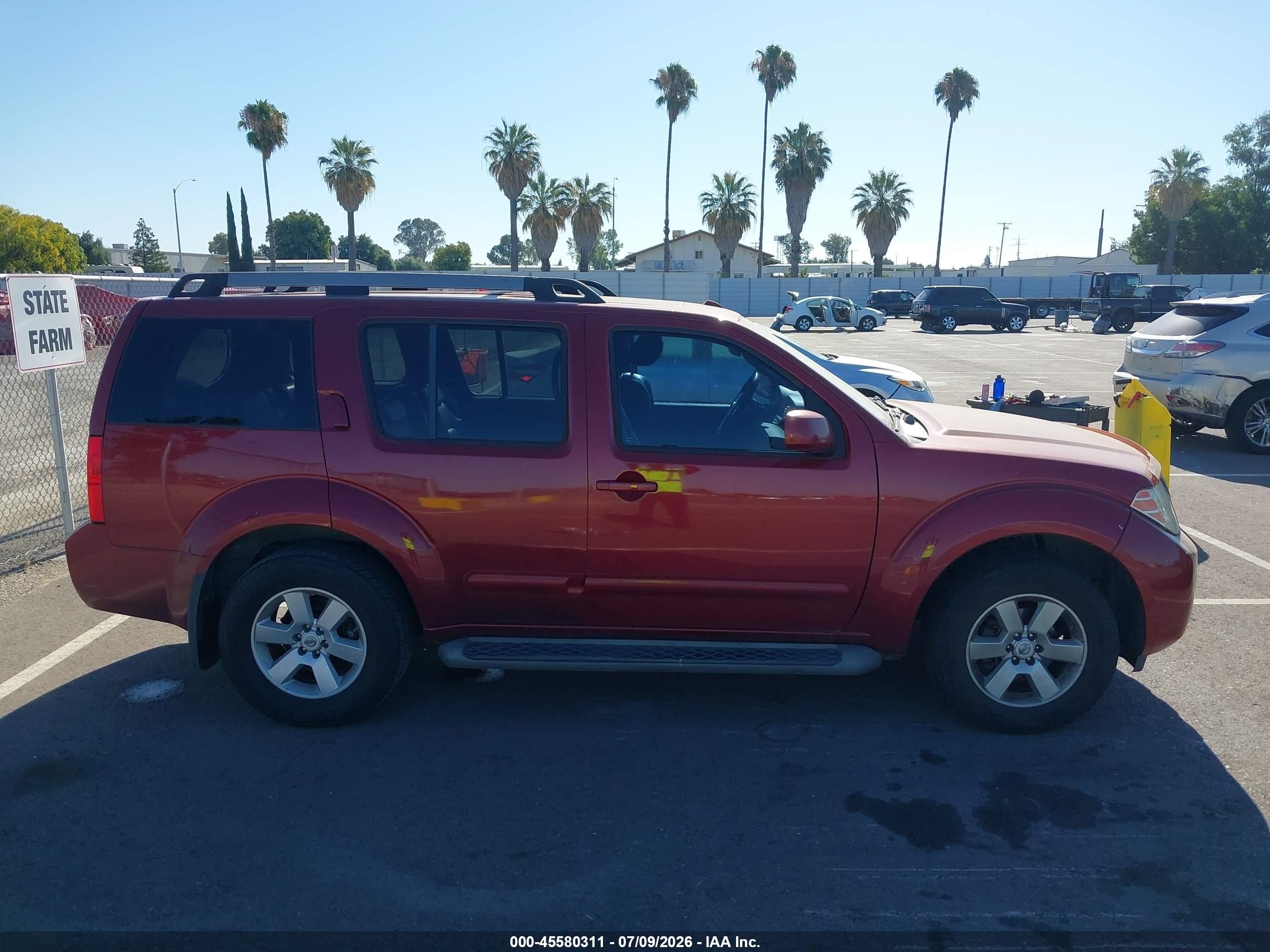 2008 Nissan Pathfinder Se Red vin: 5N1AR18U18C634995