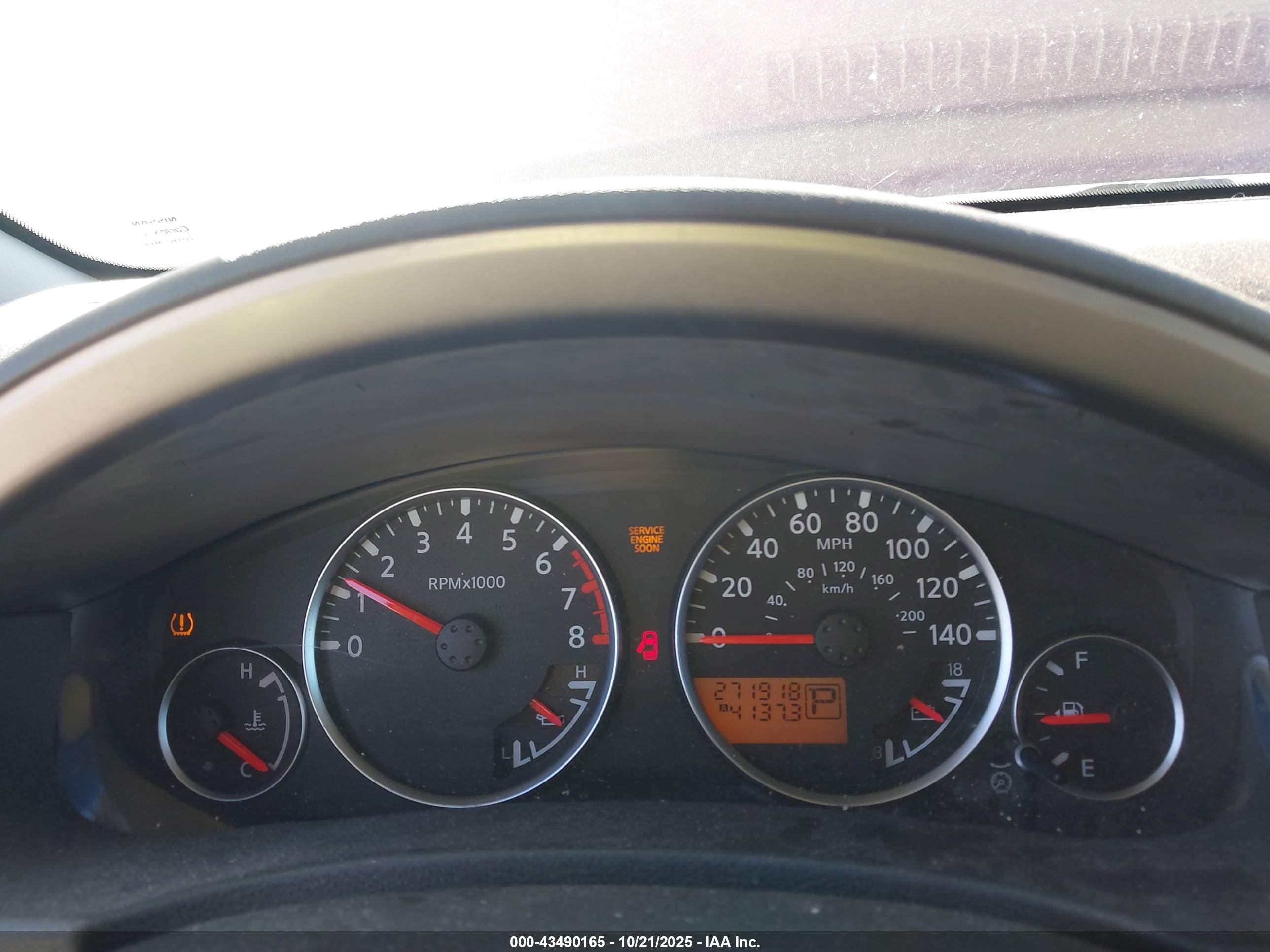 2005 Nissan Pathfinder Le Red vin: 5N1AR18U25C700434
