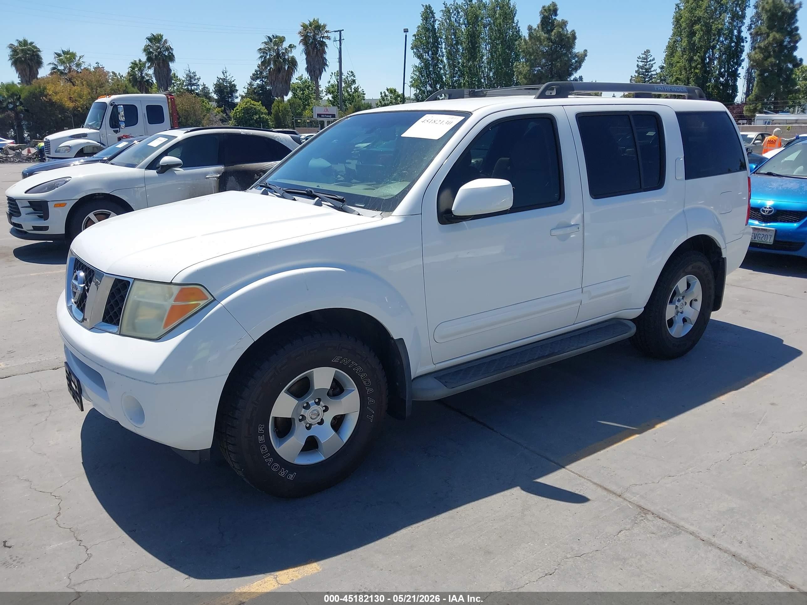 2007 Nissan Pathfinder Le/se/xe Белый vin: 5N1AR18U27C621008