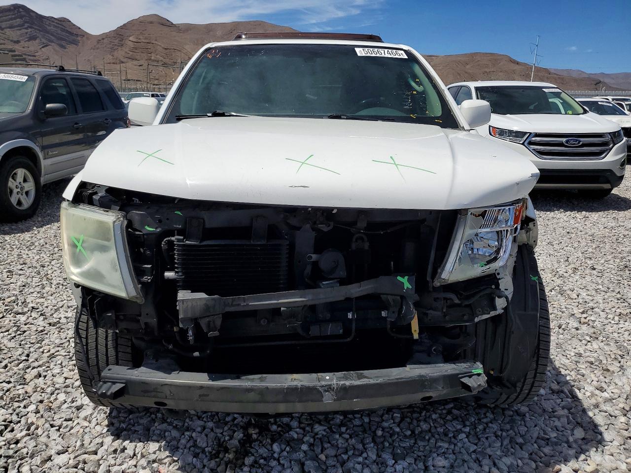 2005 Nissan Pathfinder Xe White vin: 5N1AR18U35C756933