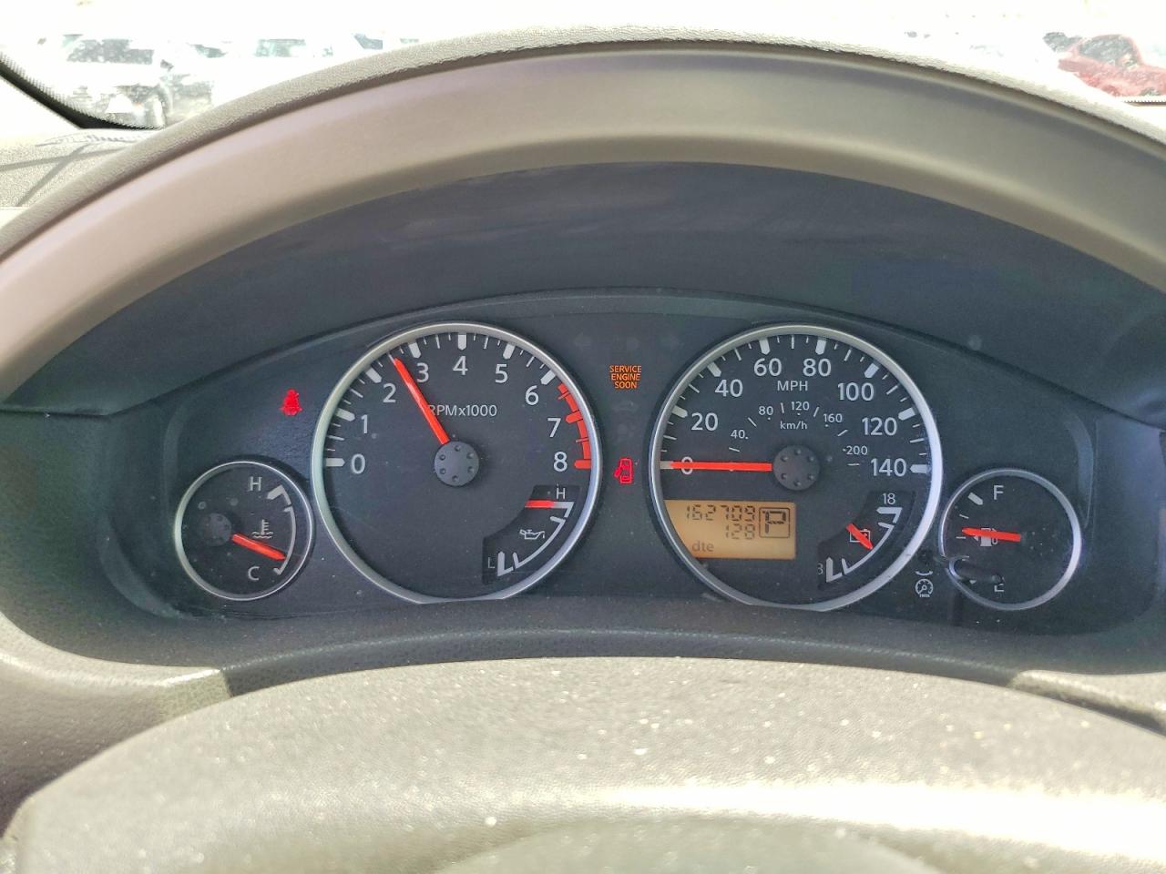 2005 Nissan Pathfinder Xe White vin: 5N1AR18U35C756933