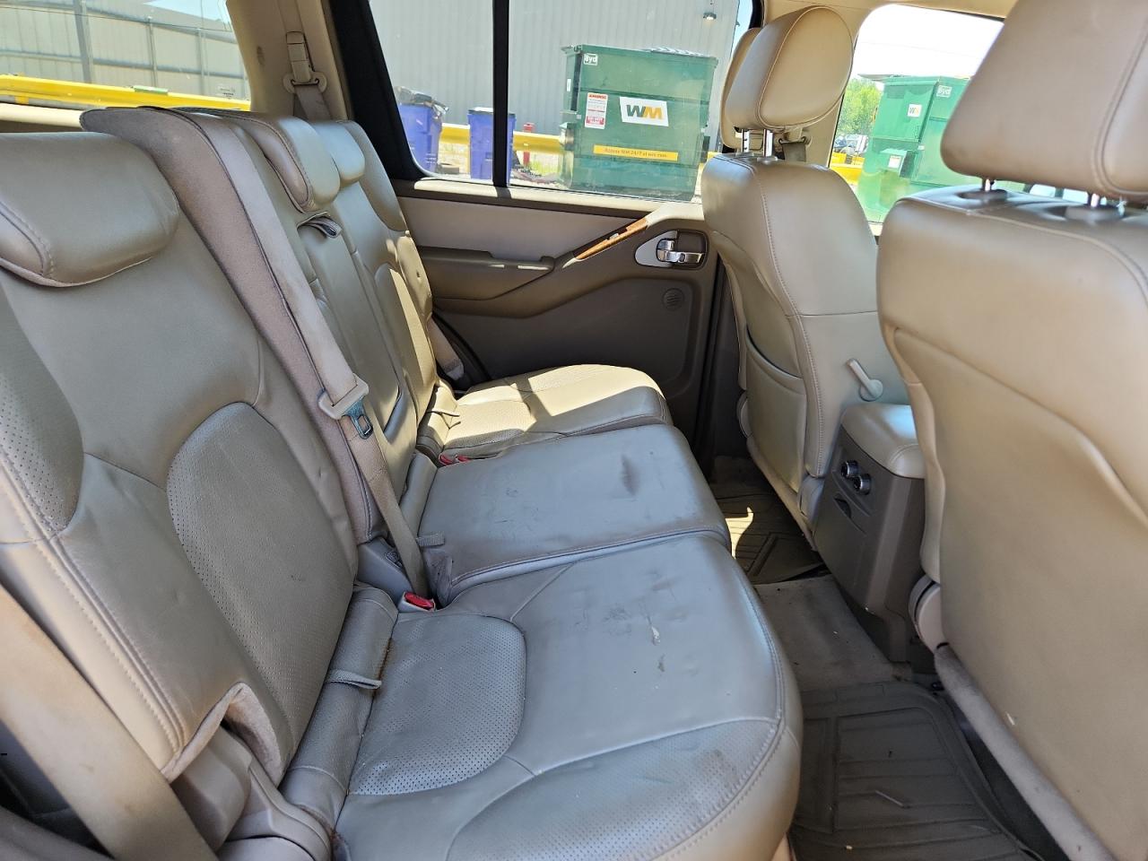 2005 Nissan Pathfinder Xe Black vin: 5N1AR18U35C783548