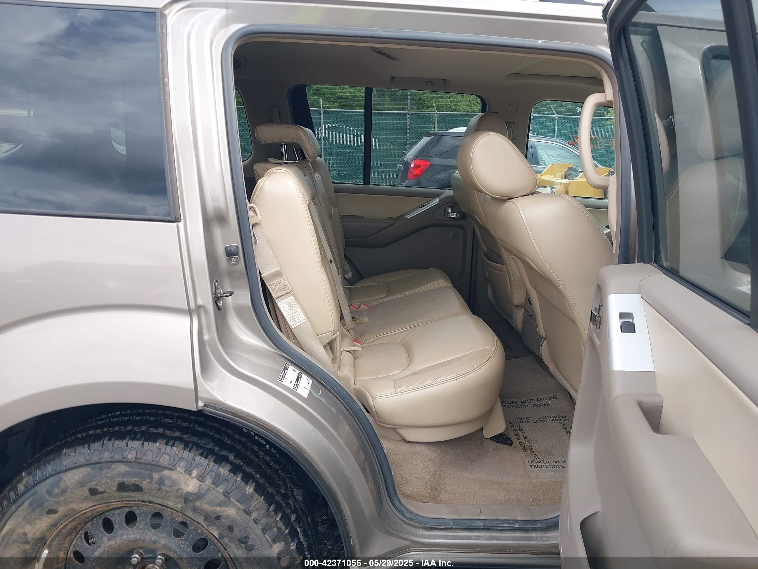 2008 Nissan Pathfinder Se Золотой vin: 5N1AR18U38C650857