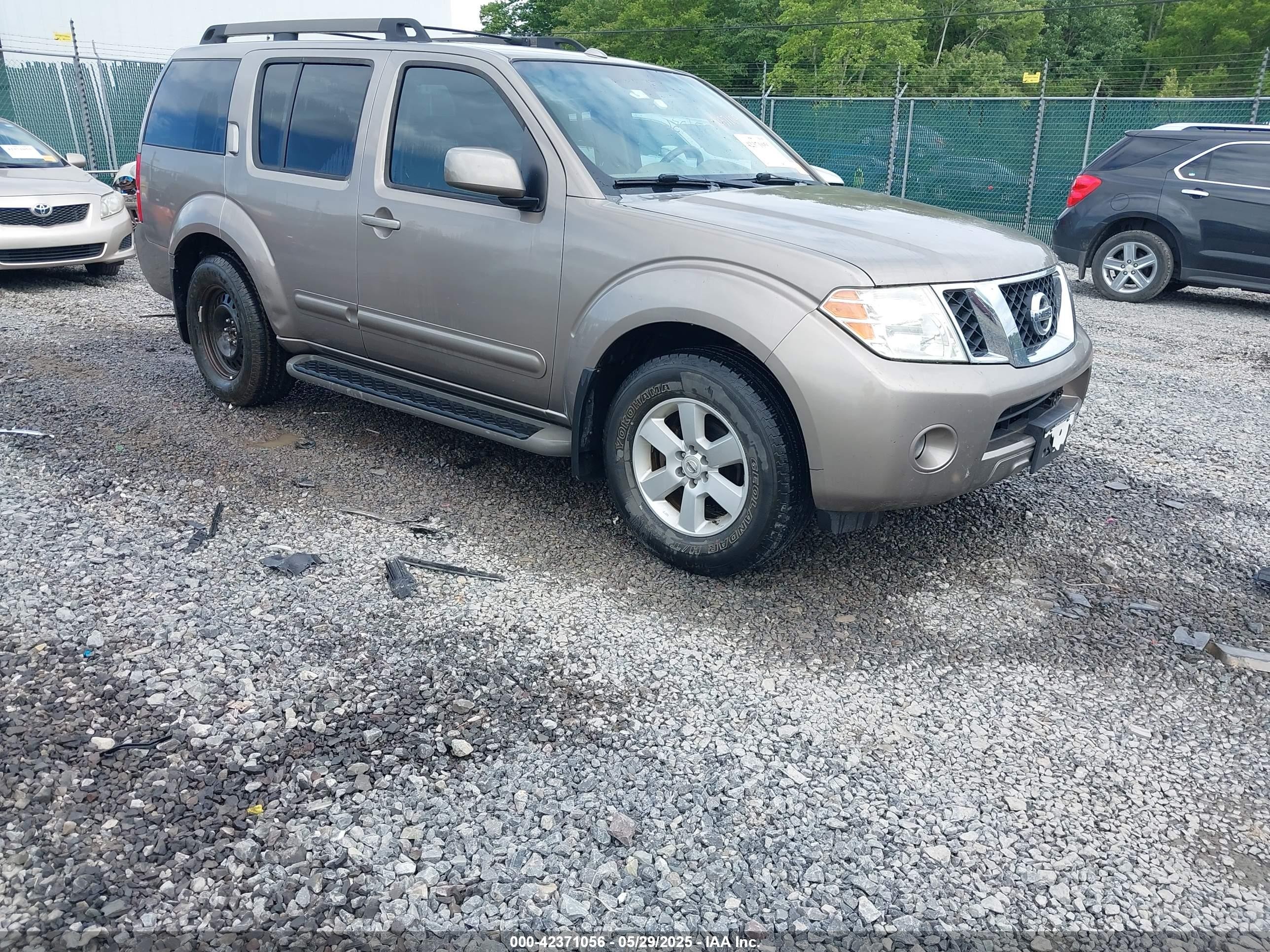 2008 Nissan Pathfinder Se Золотой vin: 5N1AR18U38C650857