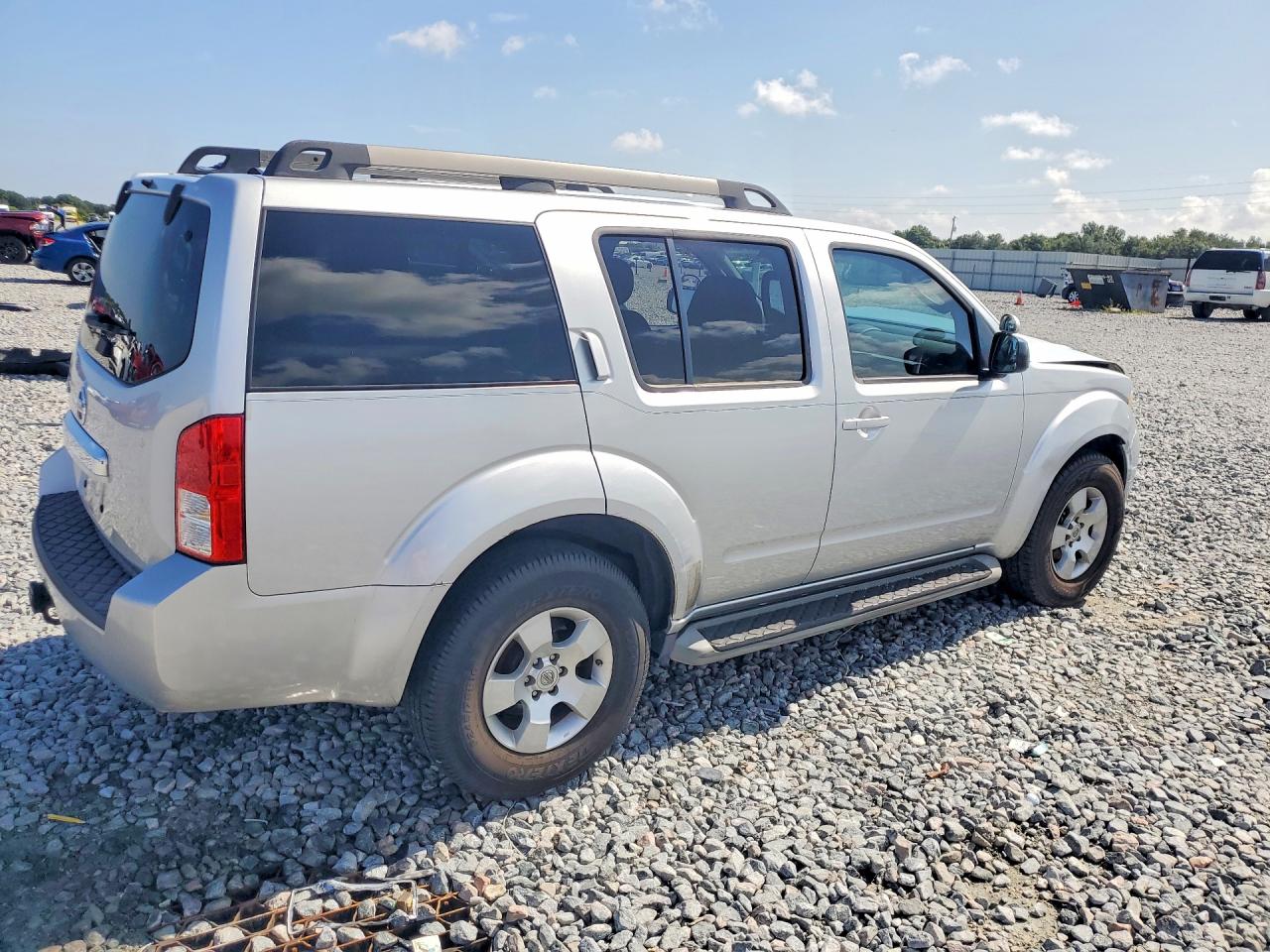 2008 Nissan Pathfinder S Silver vin: 5N1AR18U38C667125