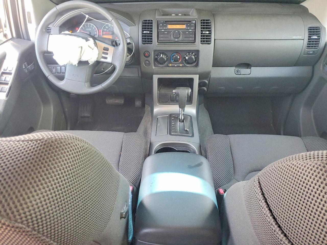 2008 Nissan Pathfinder S Silver vin: 5N1AR18U38C667125
