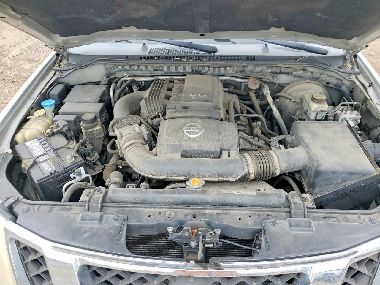 2009 Nissan Pathfinder S Silver vin: 5N1AR18U39C613339