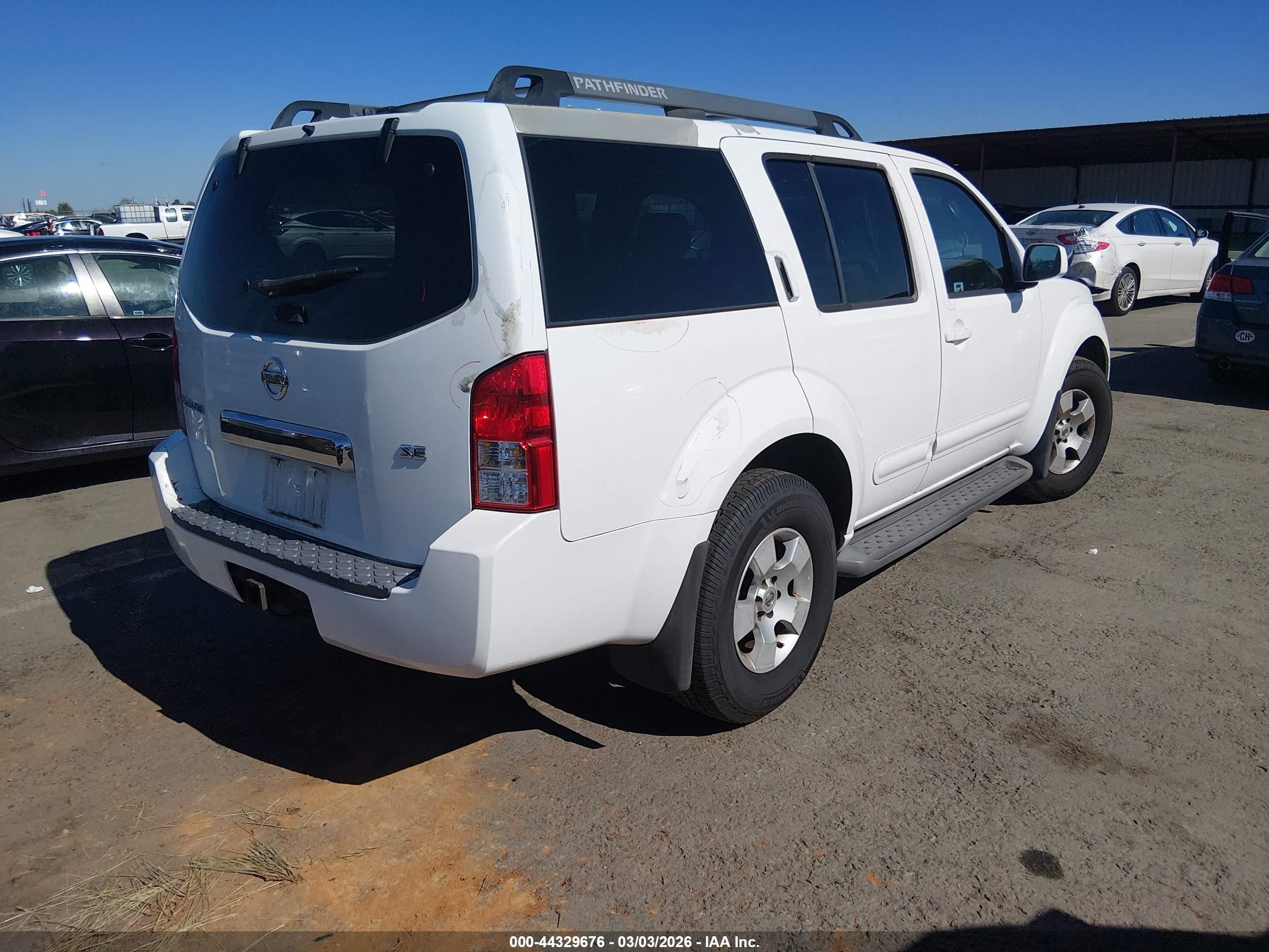 2006 Nissan Pathfinder Se White vin: 5N1AR18U46C600448