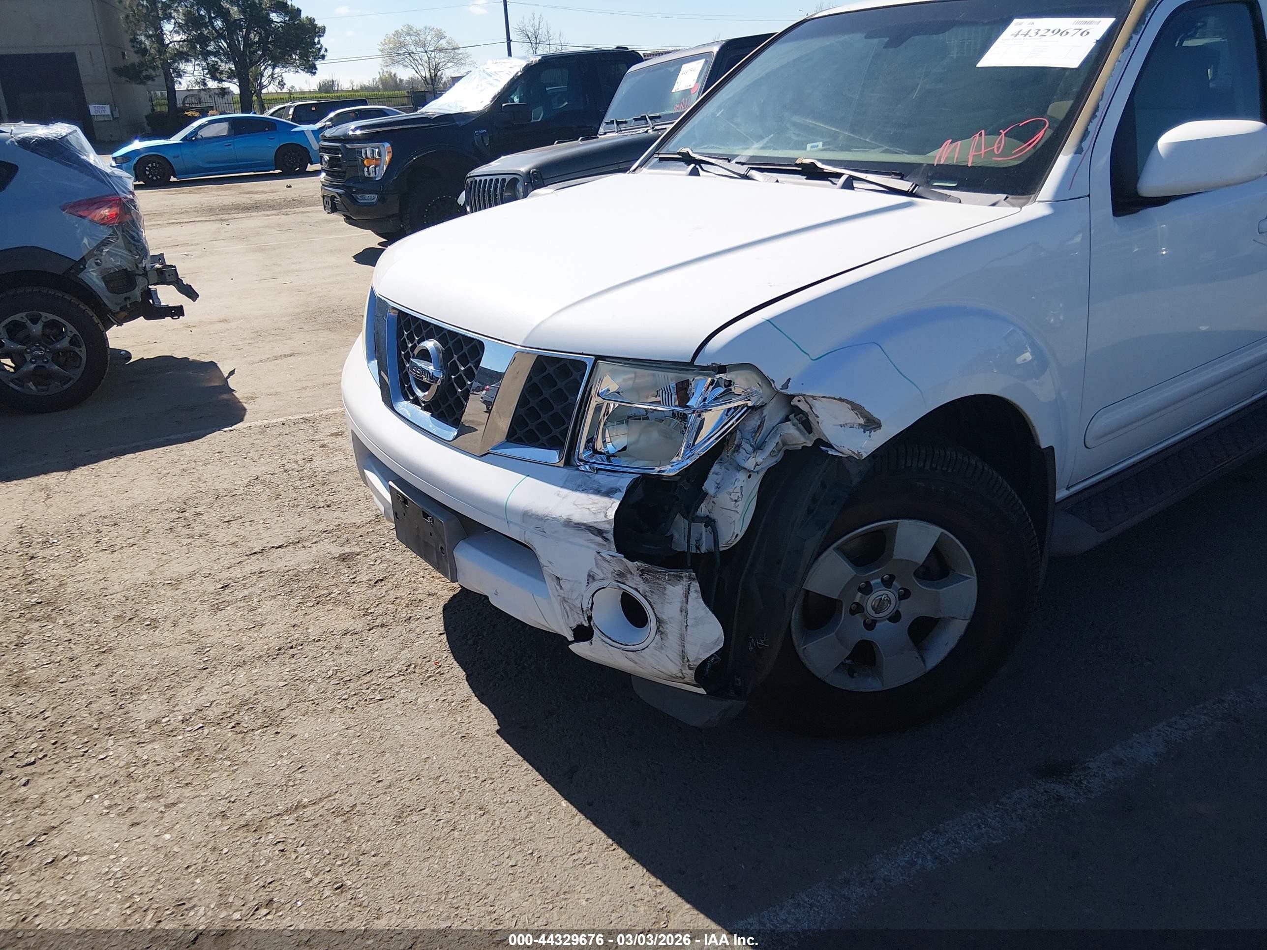 2006 Nissan Pathfinder Se White vin: 5N1AR18U46C600448