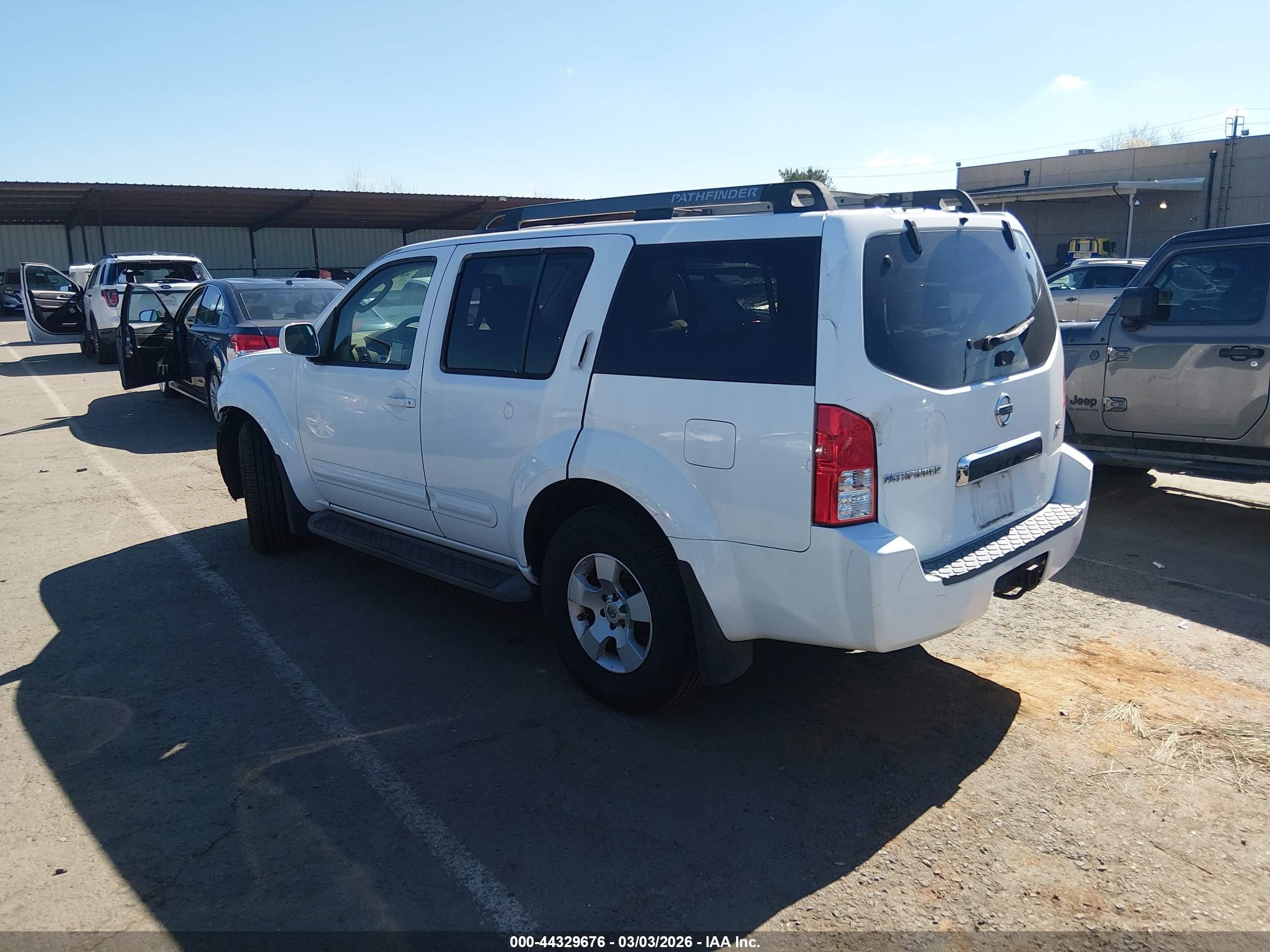 2006 Nissan Pathfinder Se White vin: 5N1AR18U46C600448