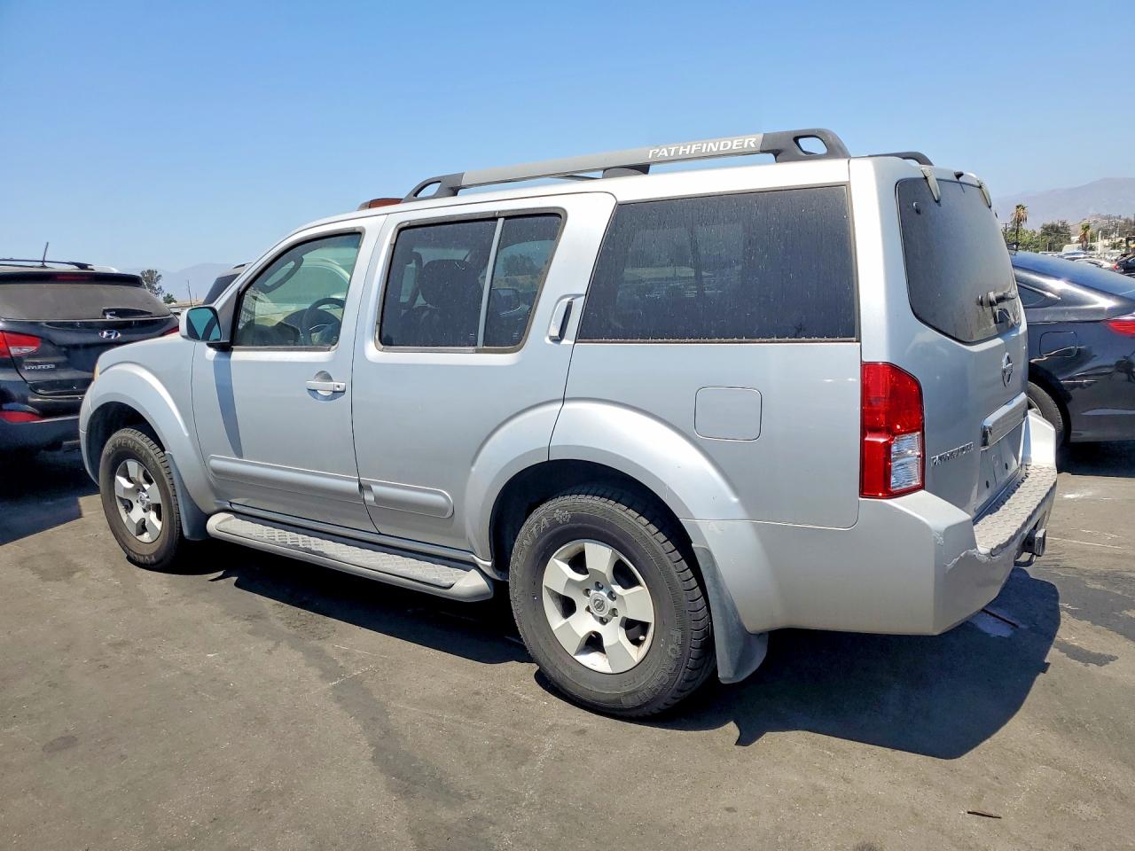 2006 Nissan Pathfinder S Silver vin: 5N1AR18U46C674601
