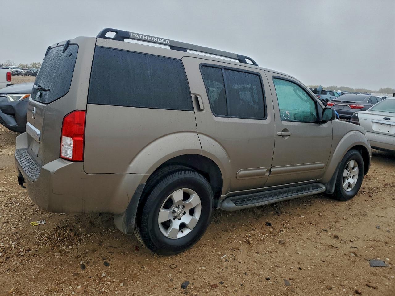 2007 Niss Pathfinder Le Желто-коричневый vin: 5N1AR18U47C646976