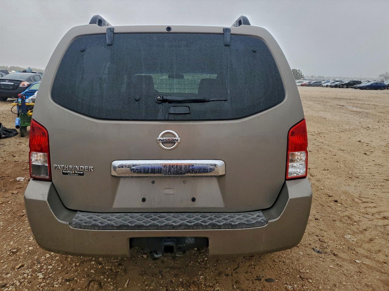2007 Niss Pathfinder Le Желто-коричневый vin: 5N1AR18U47C646976