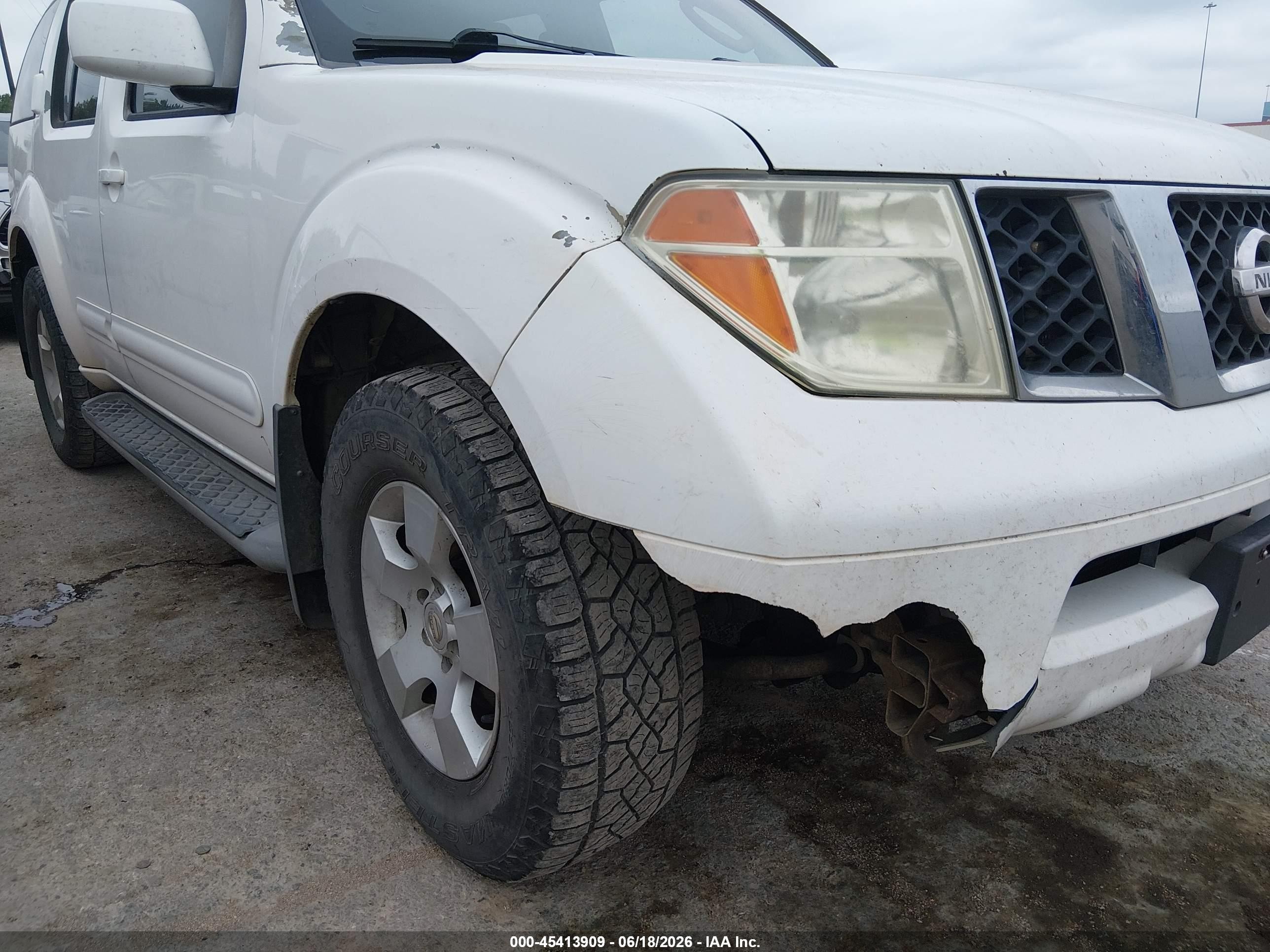 2005 Nissan Pathfinder Se White vin: 5N1AR18U55C754018